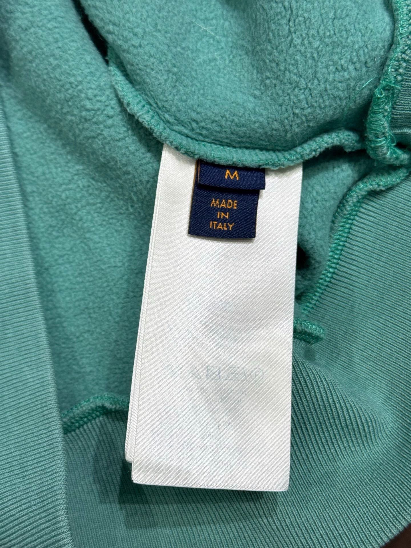 Louis Vuitton Louis Vuitton Hoodie M Men Size US M / EU 48-50 / 2 - 5 Thumbnail