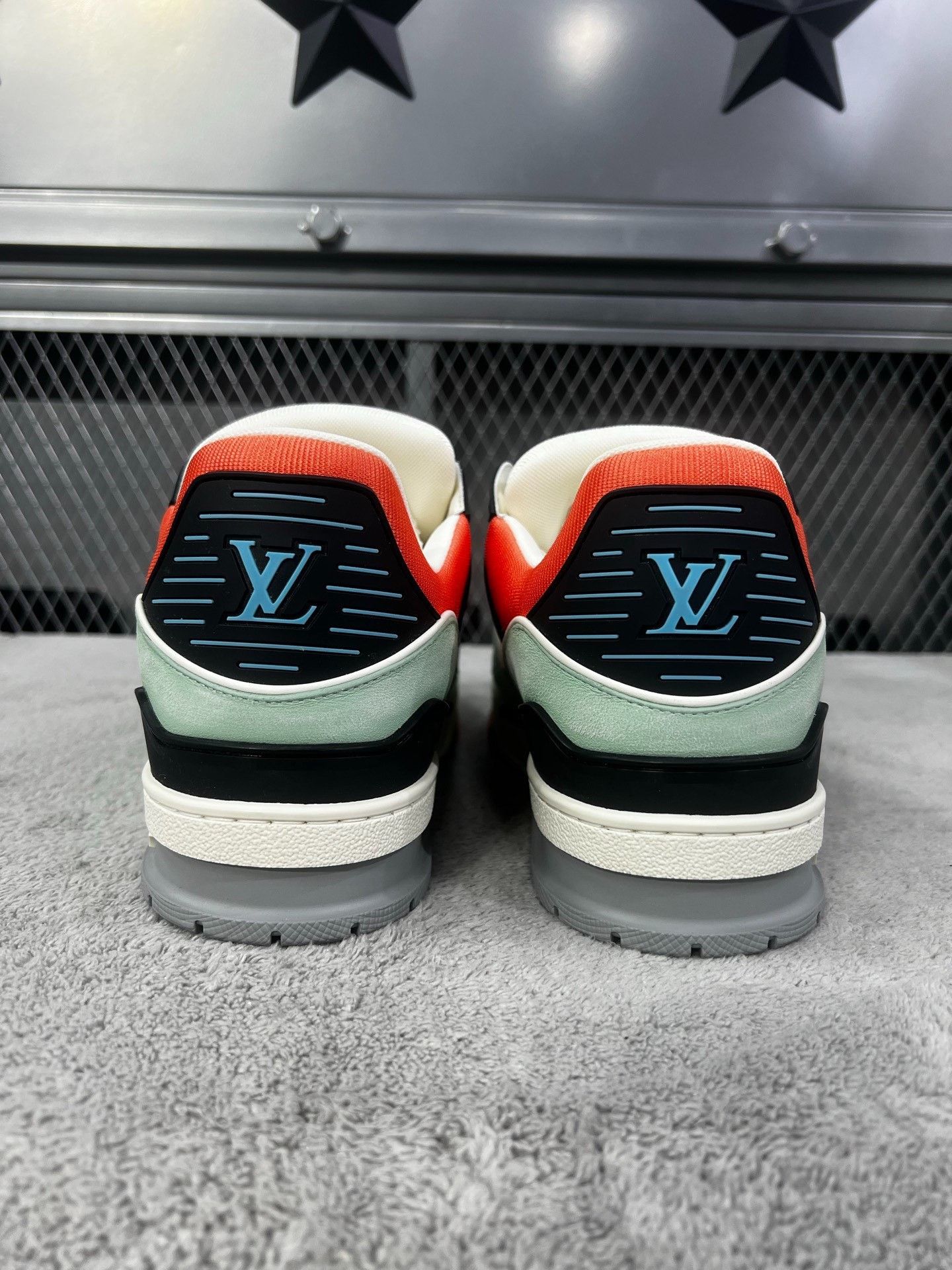 Louis Vuitton Louis Vuitton Training Green Lowtop Sneakers 43 Men Size US 10 / EU 43 - 6 Thumbnail