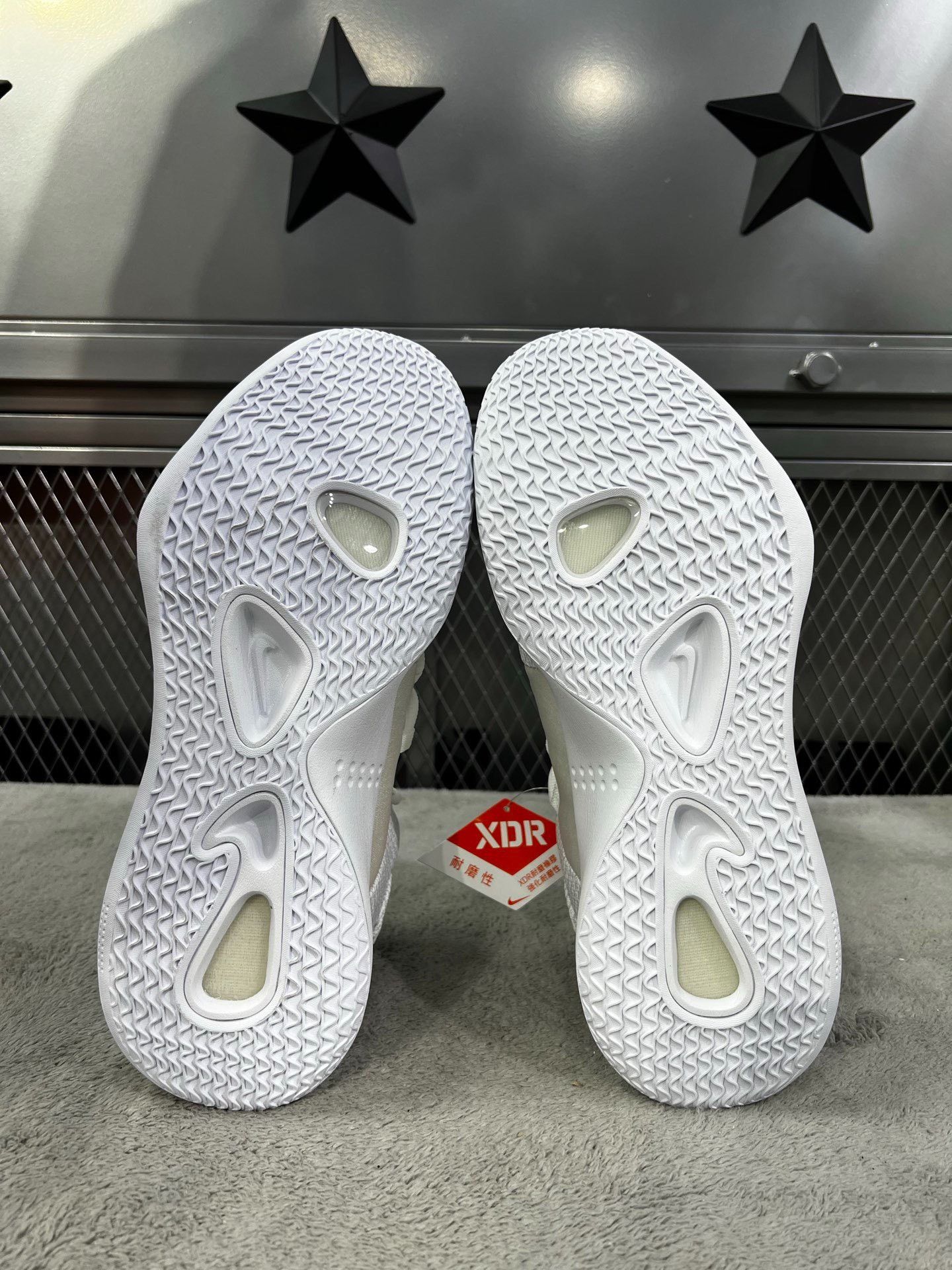 Nike Nike White Lowtop Sneakers 41 Men Size US 8.5 / EU 41-42 - 5 Thumbnail