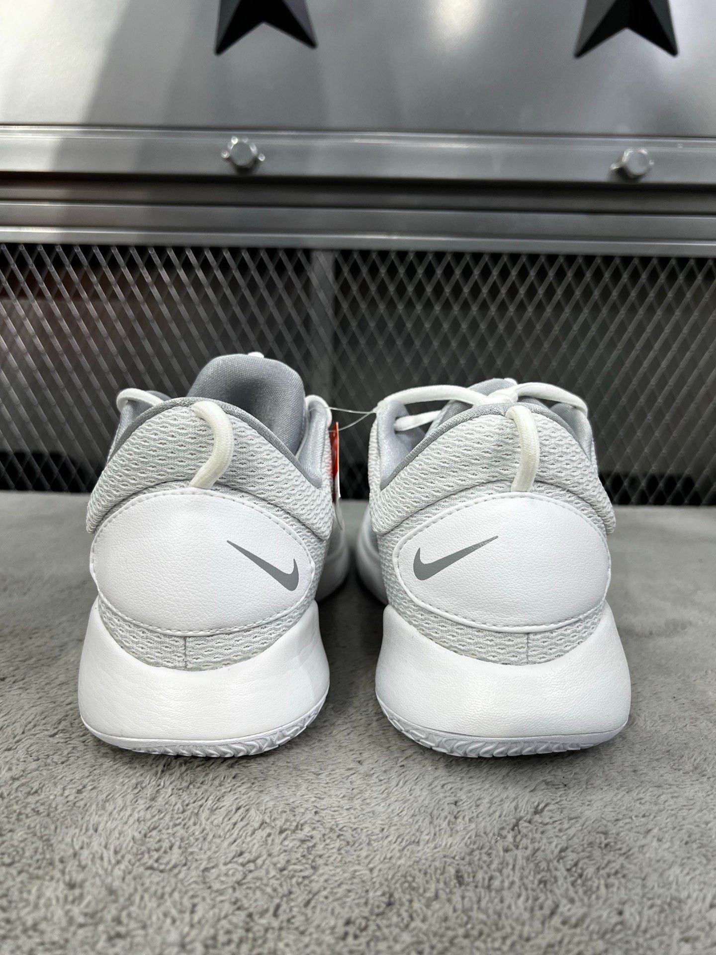 Nike Nike White Lowtop Sneakers 41 Men Size US 8.5 / EU 41-42 - 6 Thumbnail