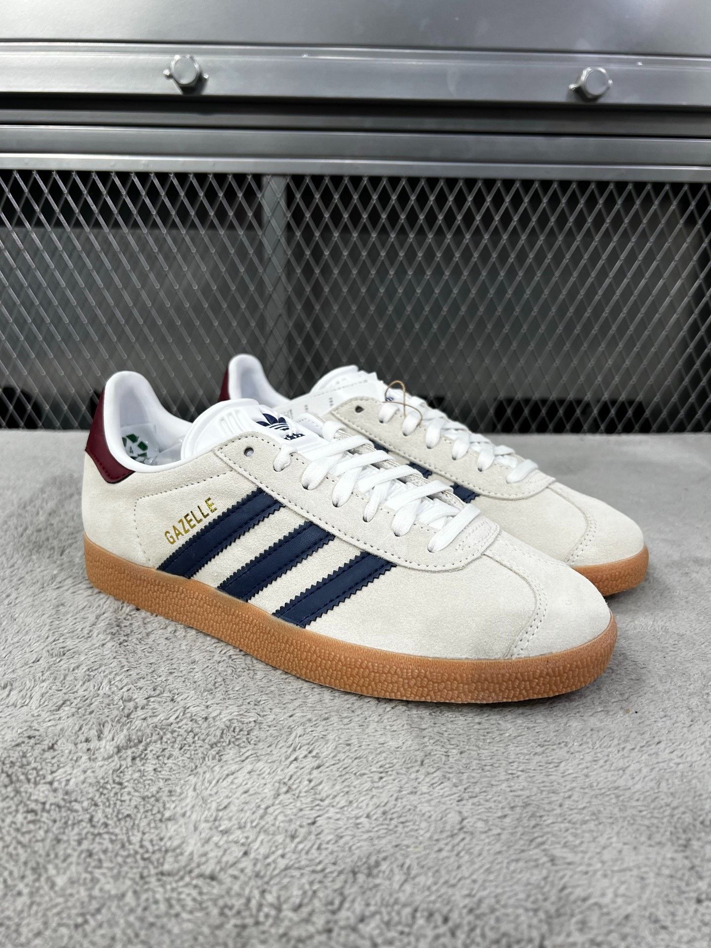 Adidas Adidas Beige Lowtop Sneakers 36 Men Size US 5 / EU 37 - 3 Thumbnail