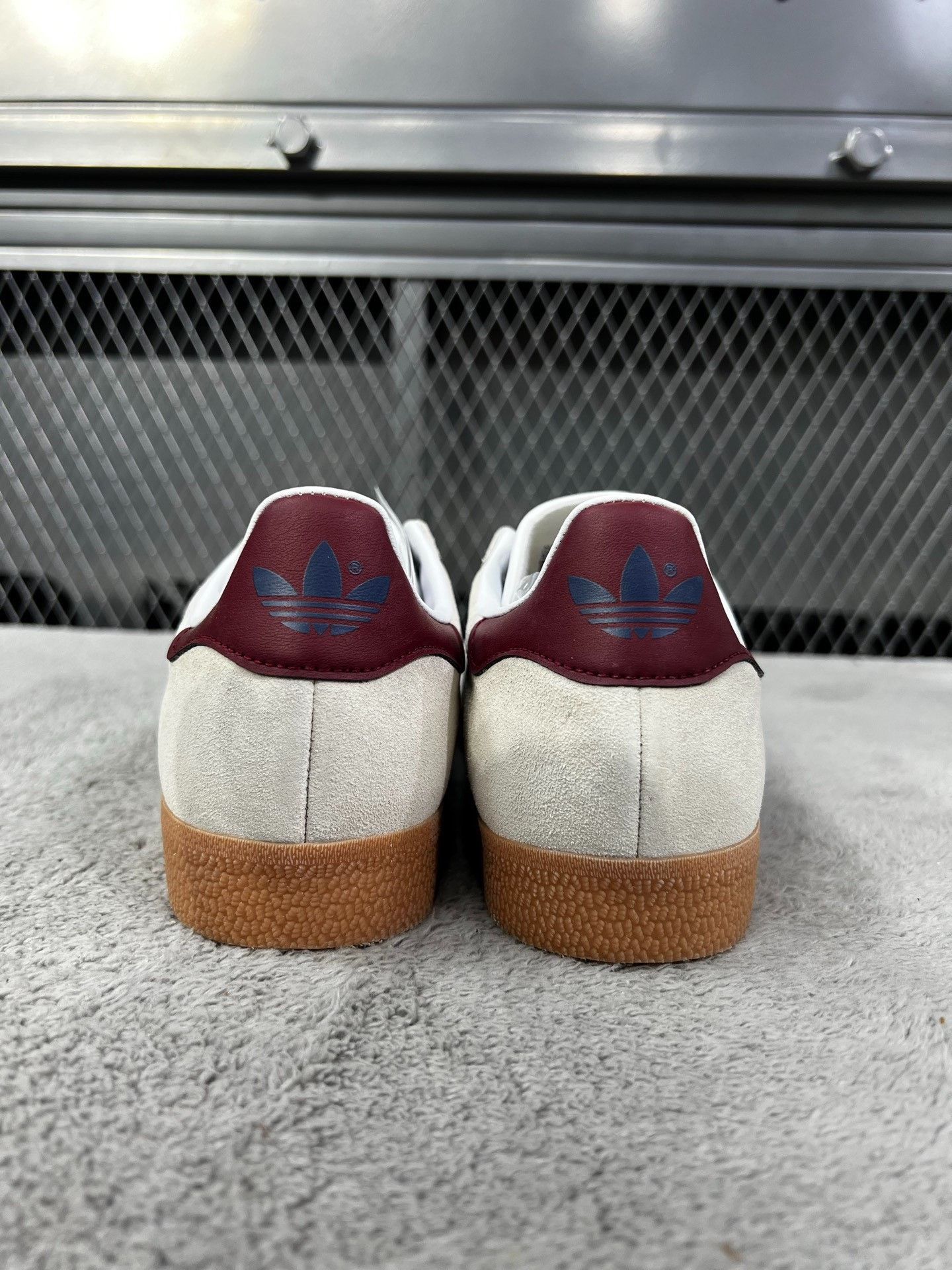 Adidas Adidas Beige Lowtop Sneakers 36 Men Size US 5 / EU 37 - 6 Thumbnail