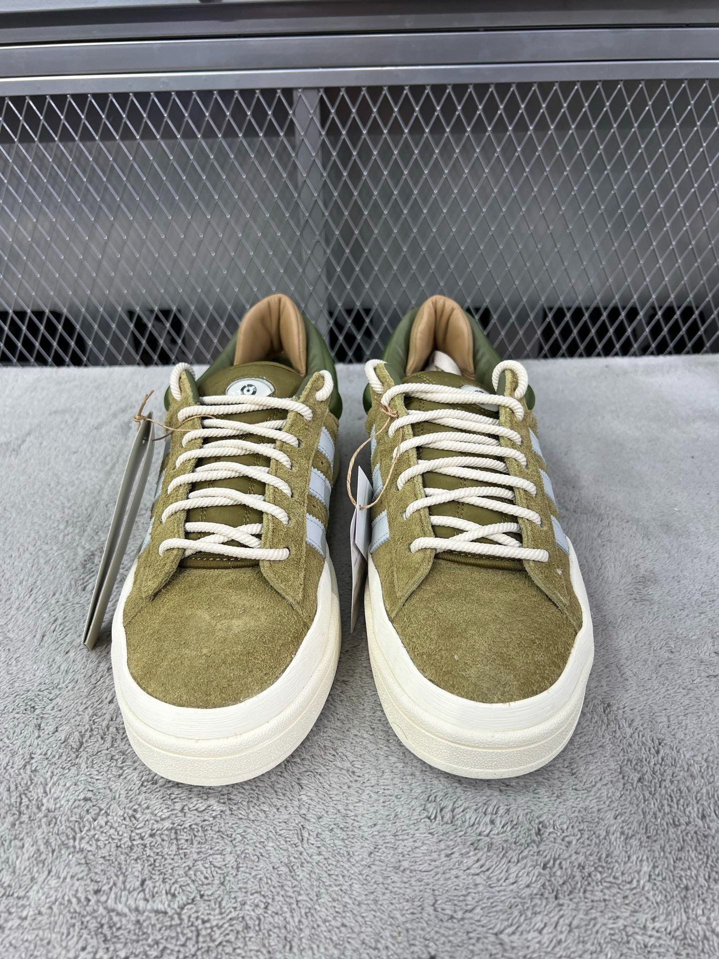 Adidas Adidas White Lowtop Sneakers 43 Men Size US 10 / EU 43 - 2 Thumbnail