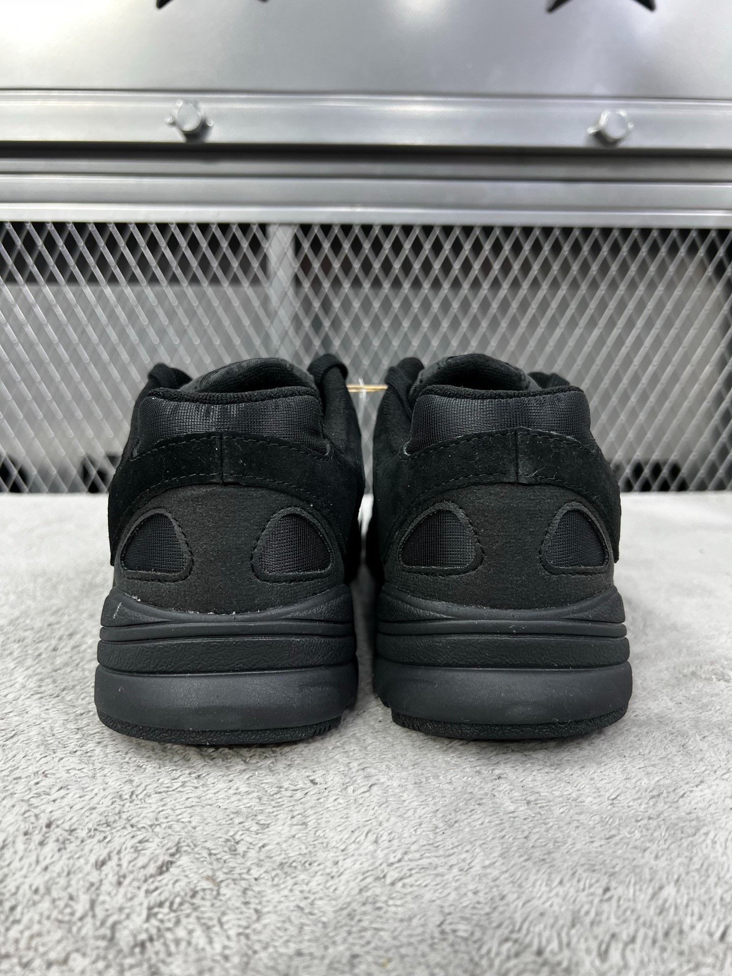 Adidas Adidas Black Lowtop Sneakers 42 Men Size US 9 / EU 42 - 6 Thumbnail