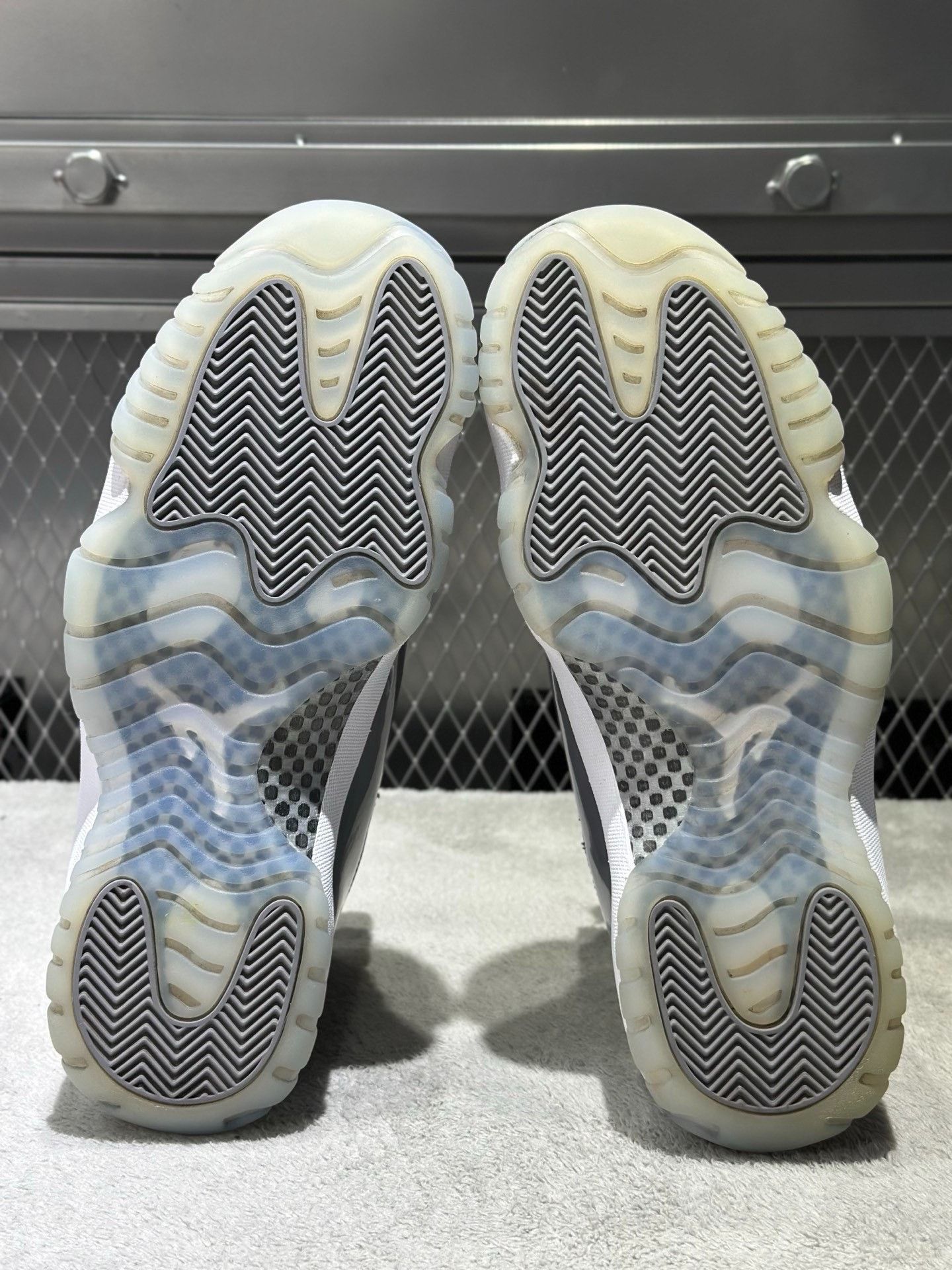 Nike Nike Retro Gray Lowtop Sneakers 21 Men Size US 10 / EU 43 - 5 Thumbnail