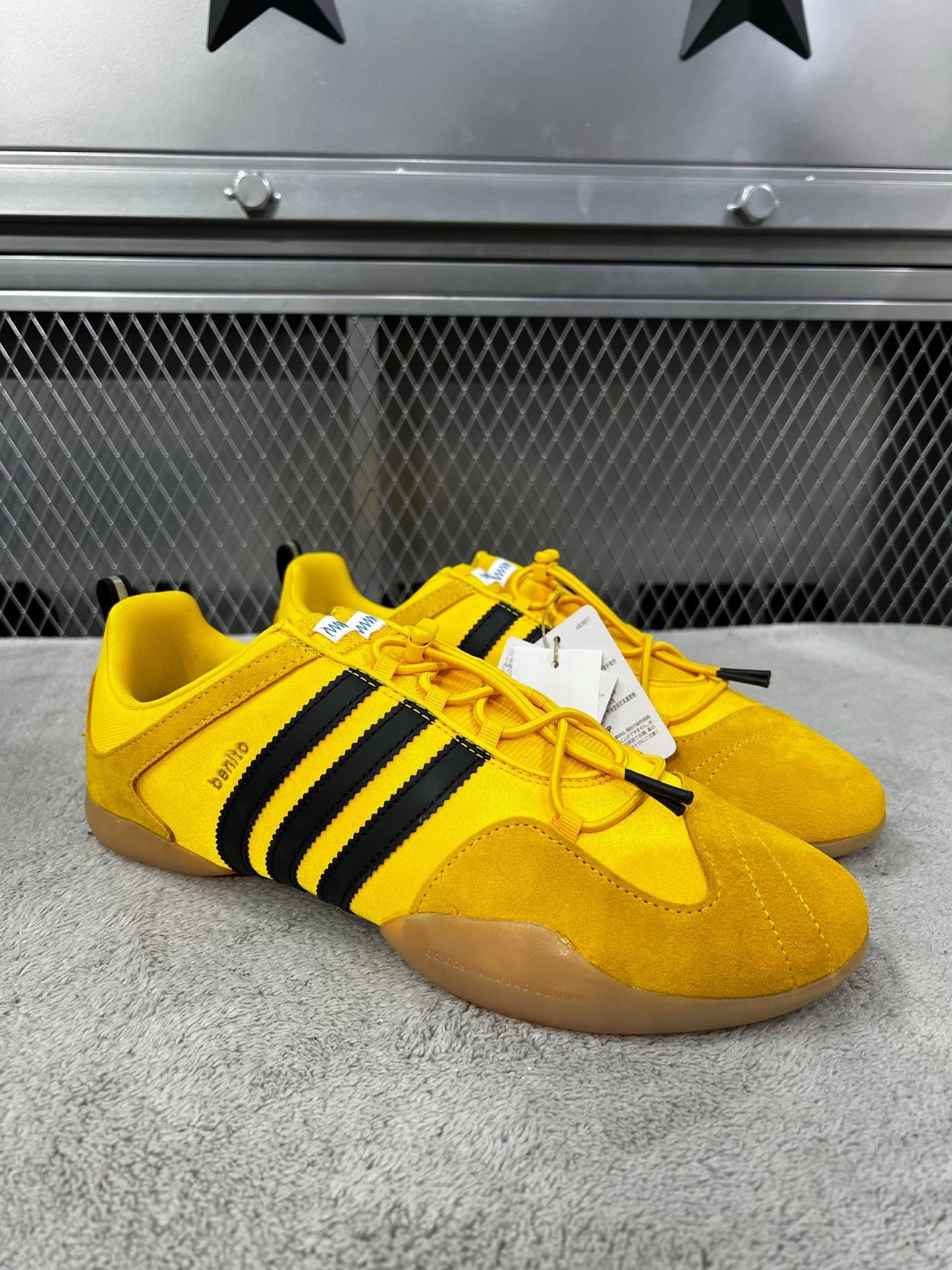 Adidas Adidas Gold Lowtop Sneakers 44 Men Size US 10.5 / EU 43-44 - 3 Thumbnail