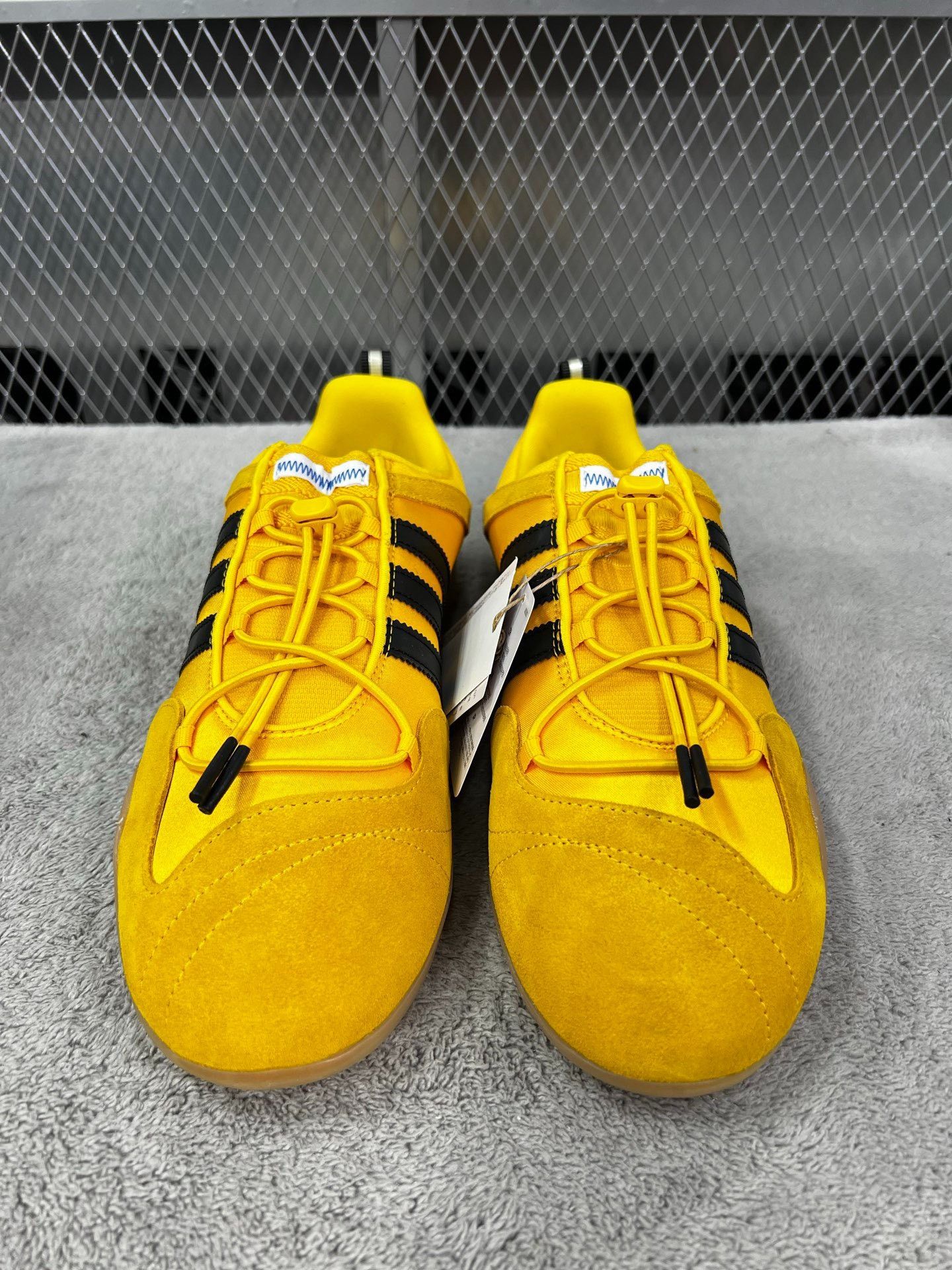 Adidas Adidas Gold Lowtop Sneakers 44 Men Size US 10.5 / EU 43-44 - 2 Thumbnail