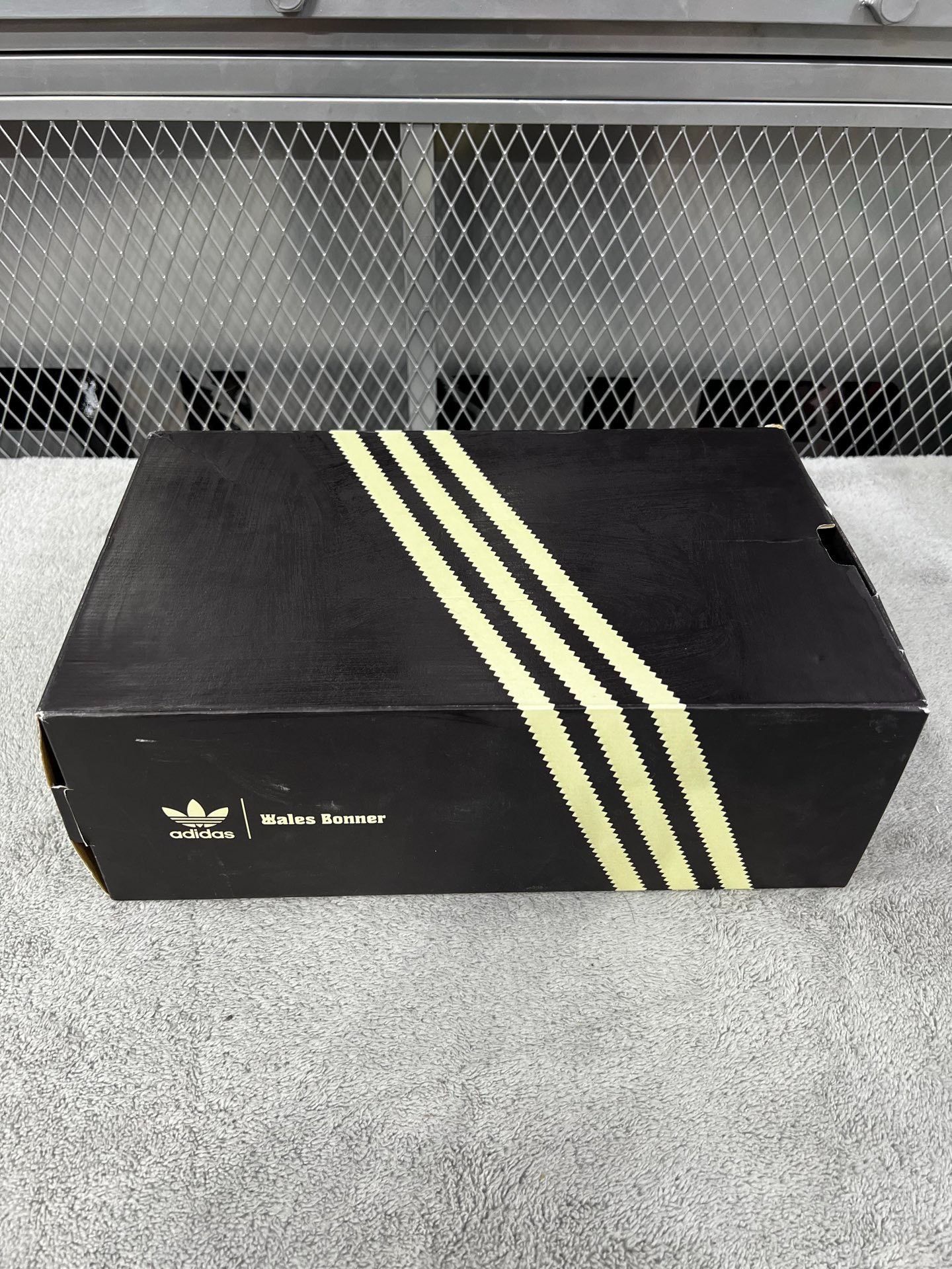 Adidas Adidas Silver Lowtop Sneakers 44 Men Size US 10.5 / EU 43-44 - 8 Thumbnail