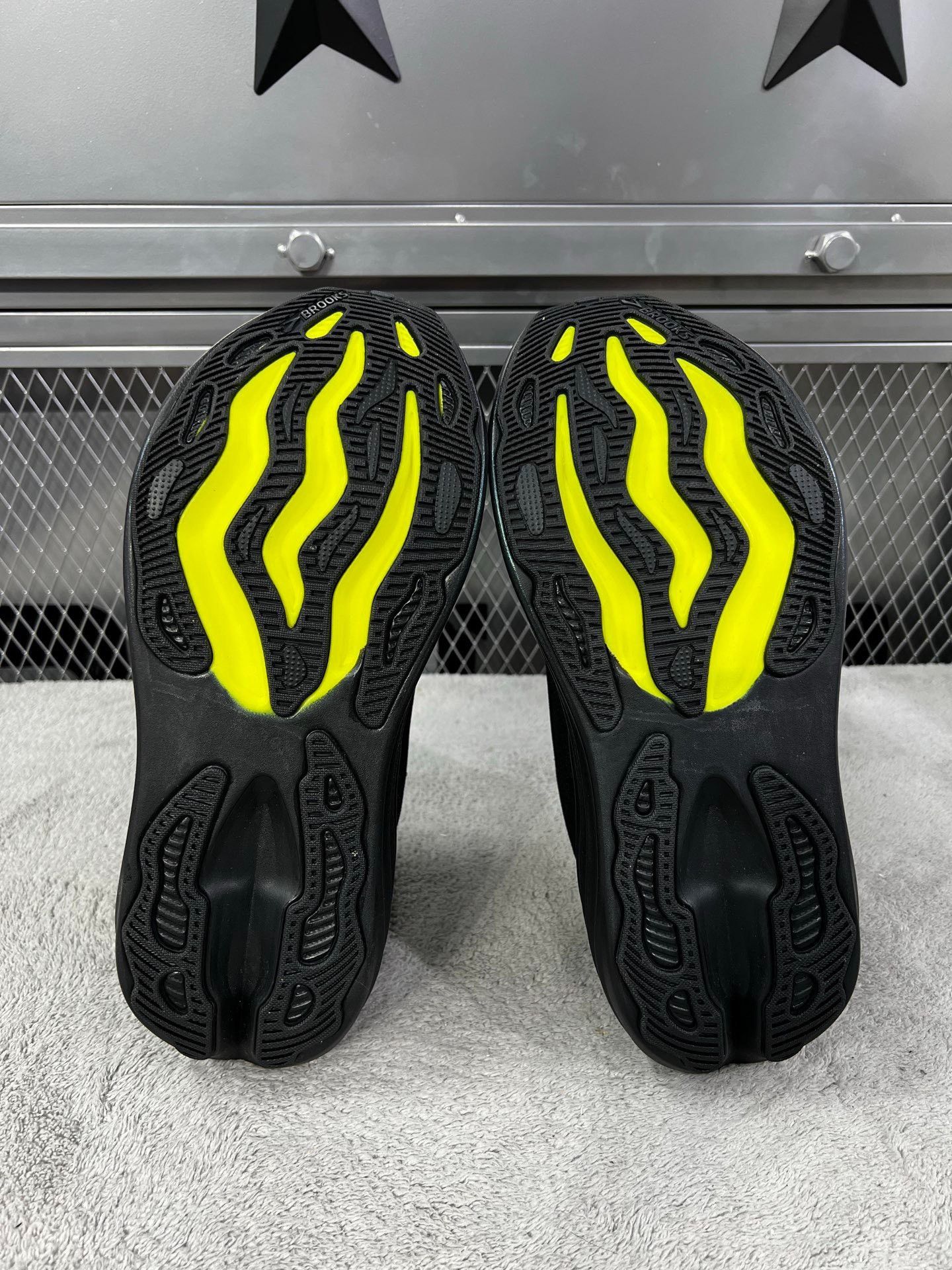 Other Lowtop Sneakers 25 Men Size US 10 / EU 43 - 5 Thumbnail