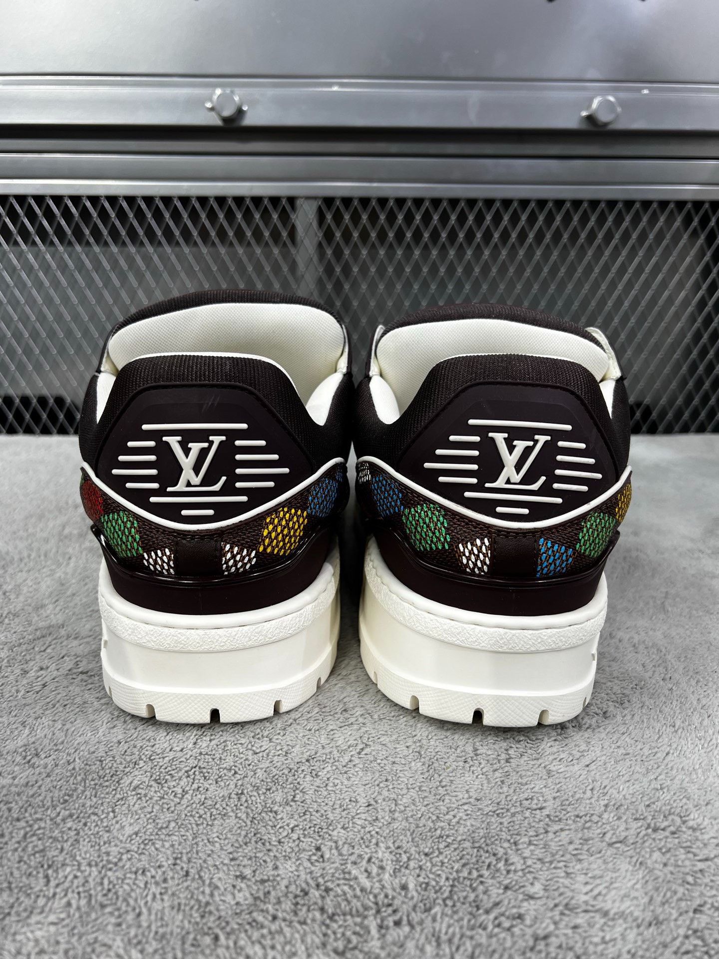 Louis Vuitton Louis Vuitton Training Lowtop Sneakers 44 Men Size US 10.5 / EU 43-44 - 7 Thumbnail