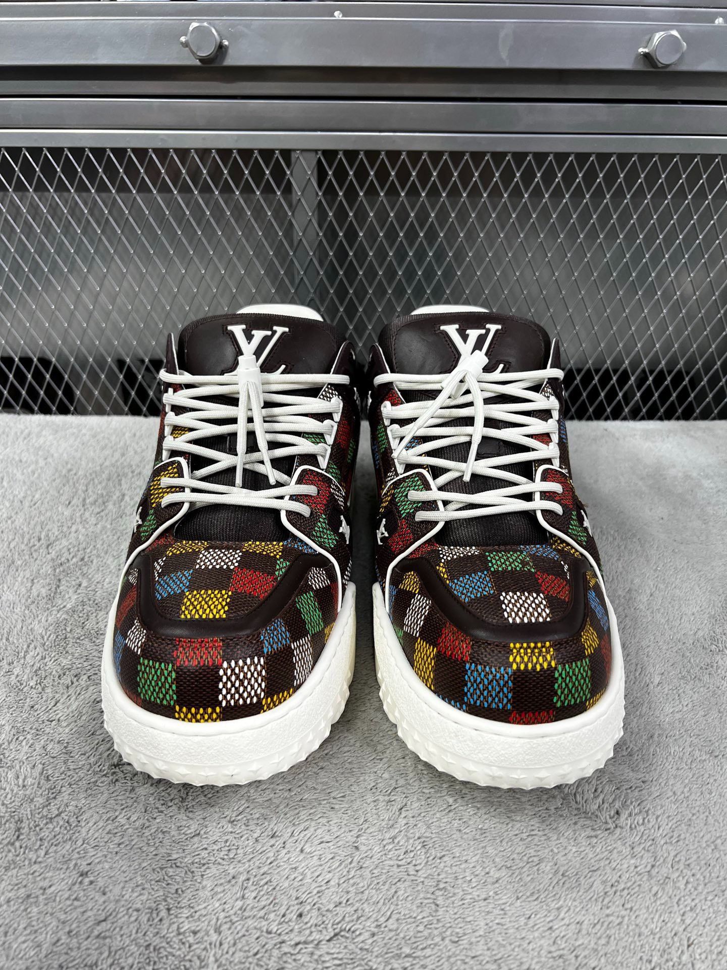 Louis Vuitton Louis Vuitton Training Lowtop Sneakers 44 Men Size US 10.5 / EU 43-44 - 2 Thumbnail