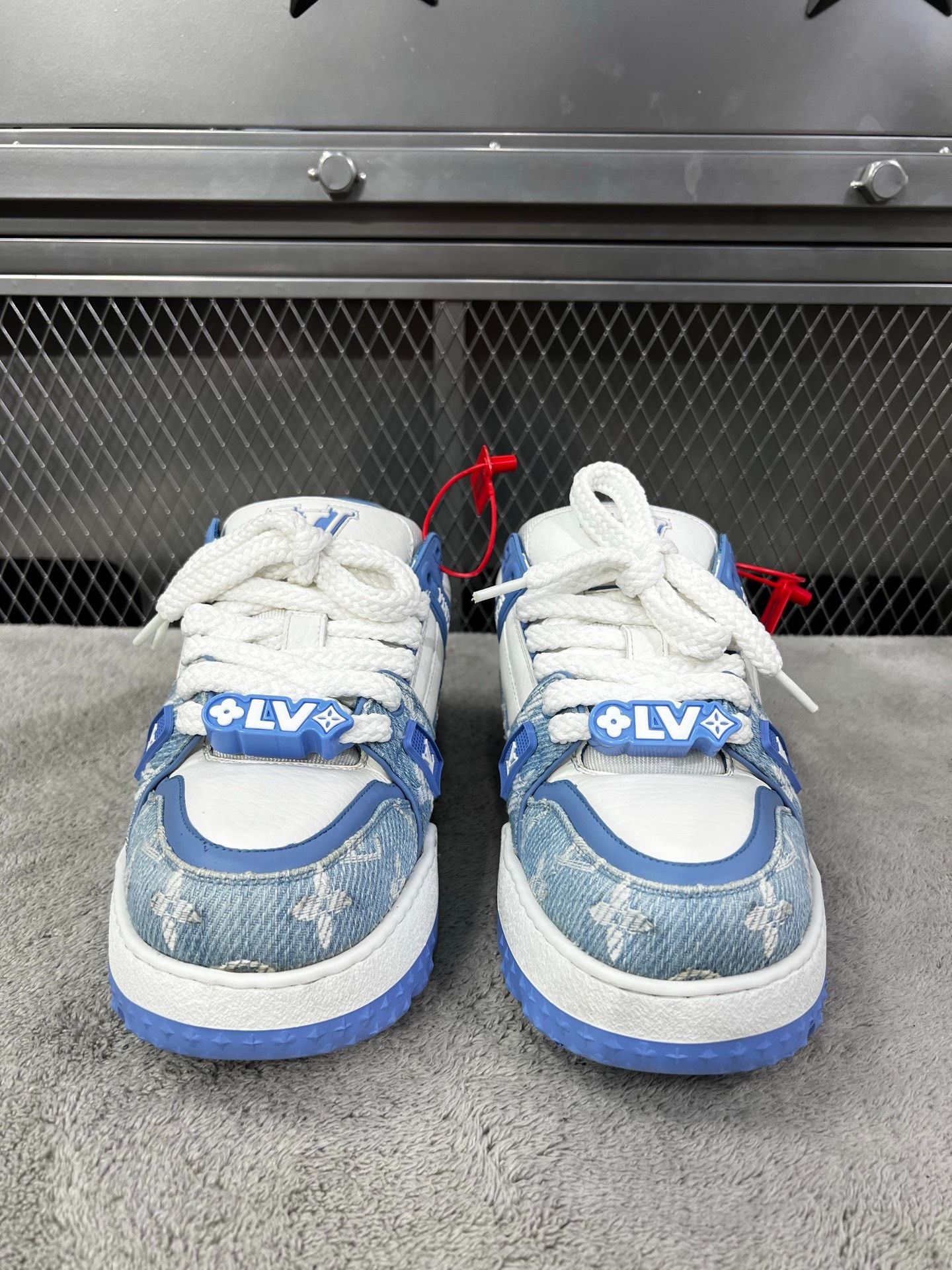 Louis Vuitton Louis Vuitton Training Blue Lowtop Sneakers 41 Men Size US 8.5 / EU 41-42 - 2 Thumbnail