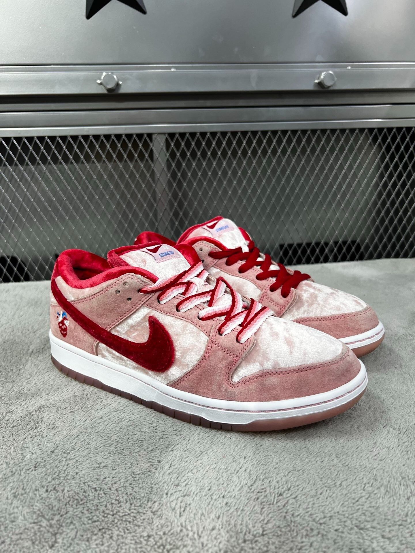 Nike Nike DUNK Pink Lowtop Sneakers 42 Men Size US 9 / EU 42 - 3 Thumbnail