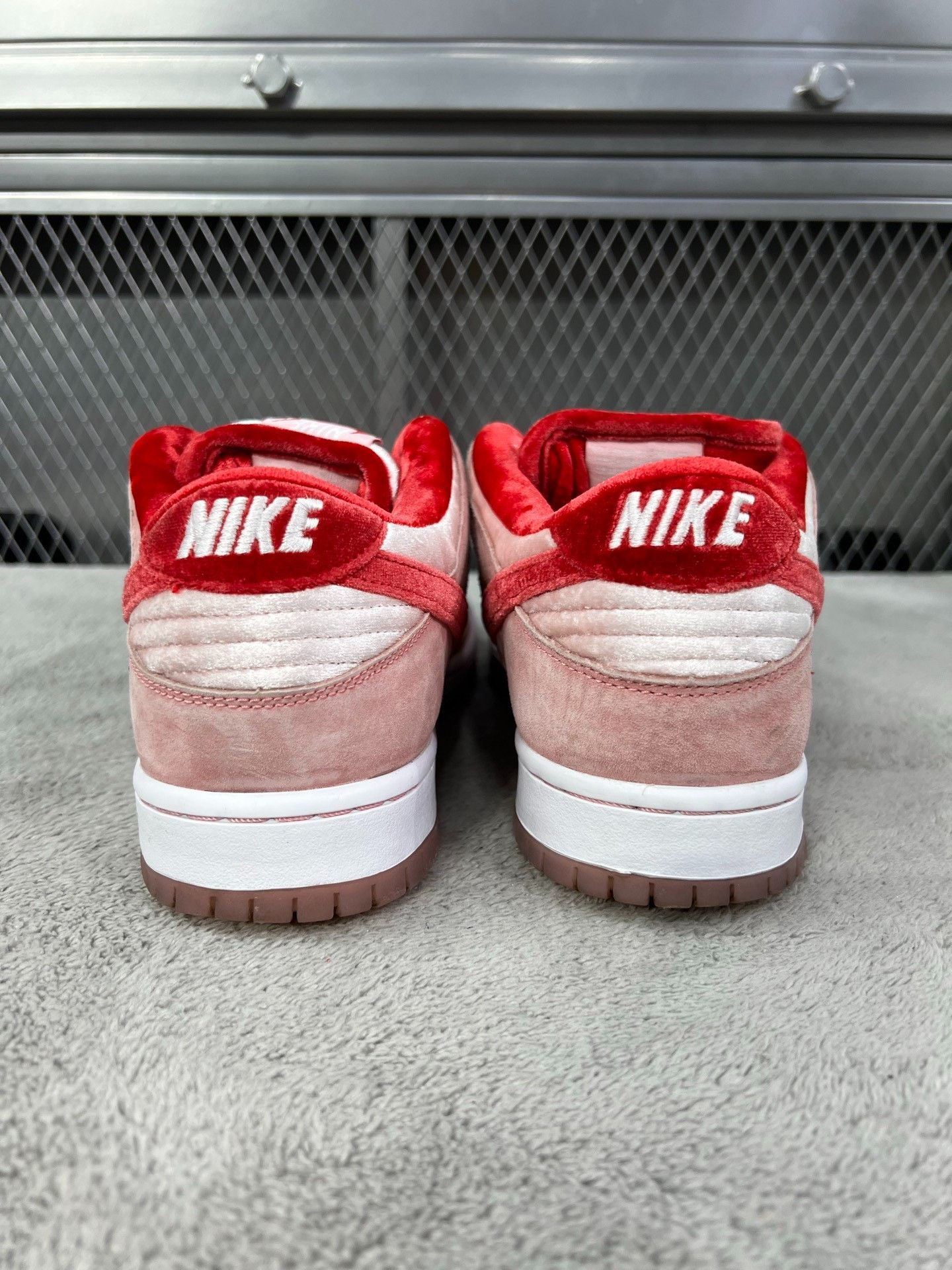 Nike Nike DUNK Pink Lowtop Sneakers 42 Men Size US 9 / EU 42 - 6 Thumbnail