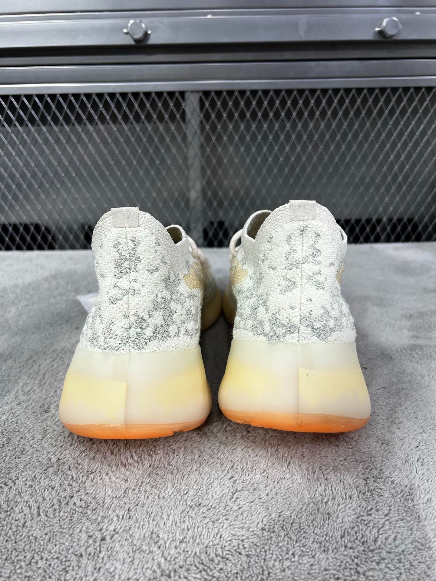 Adidas Adidas YEEZY Pink Lowtop Sneakers 44.5 Men Size US 11 / EU 44 - 6 Thumbnail