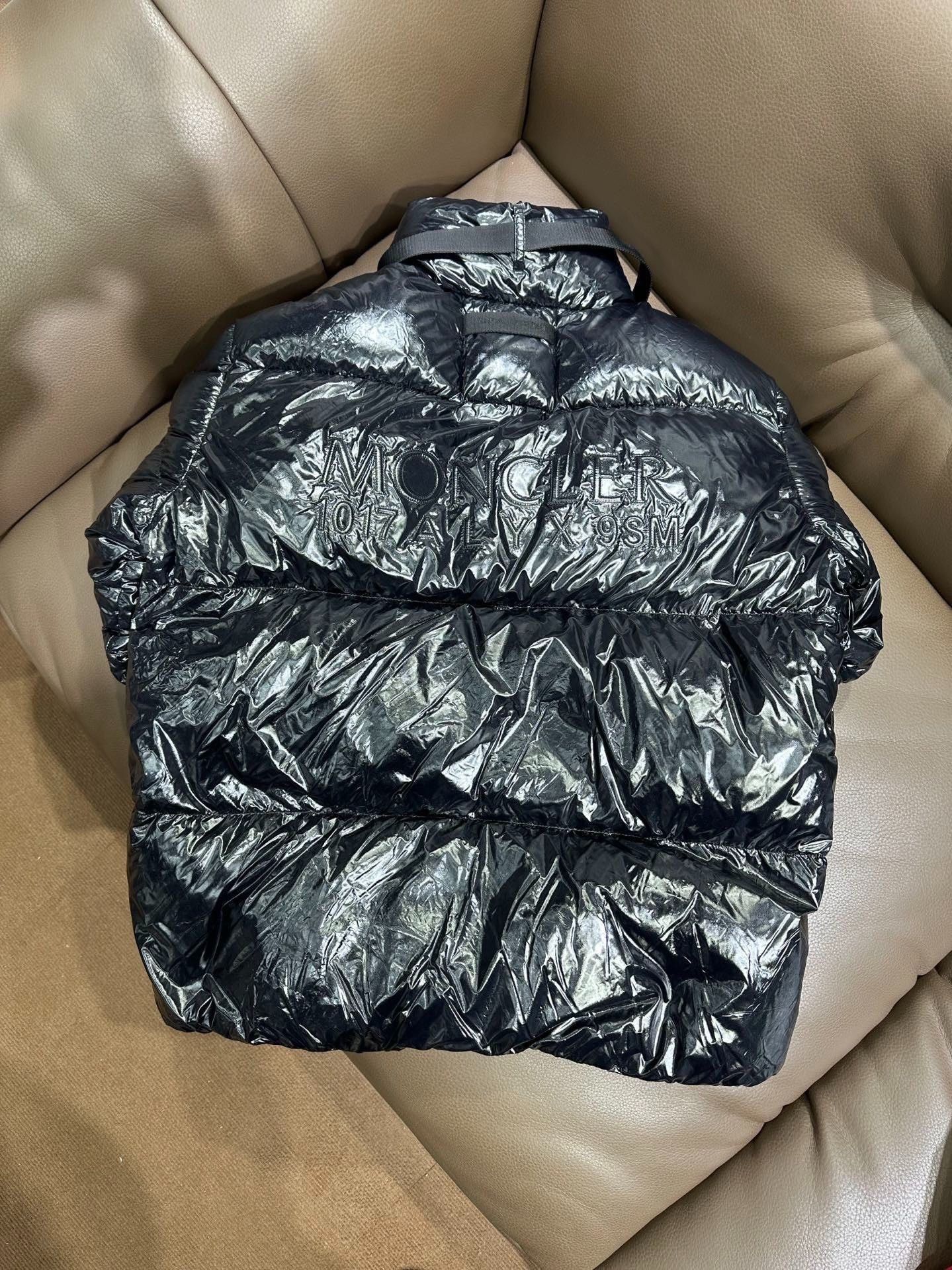 Moncler Moncler Collab Heavy Coat 44.5 Men Size US L / EU 52-54 / 3 - 2 Thumbnail