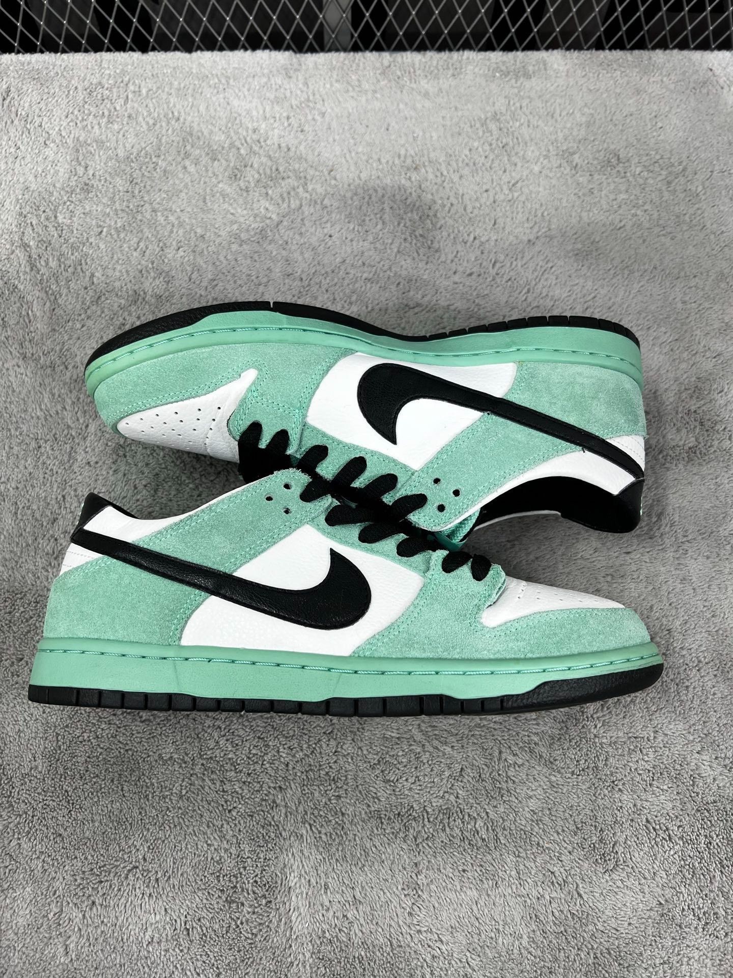 Nike Nike DUNK Green Lowtop Sneakers 42 Men Size US 9 / EU 42 - 4 Thumbnail