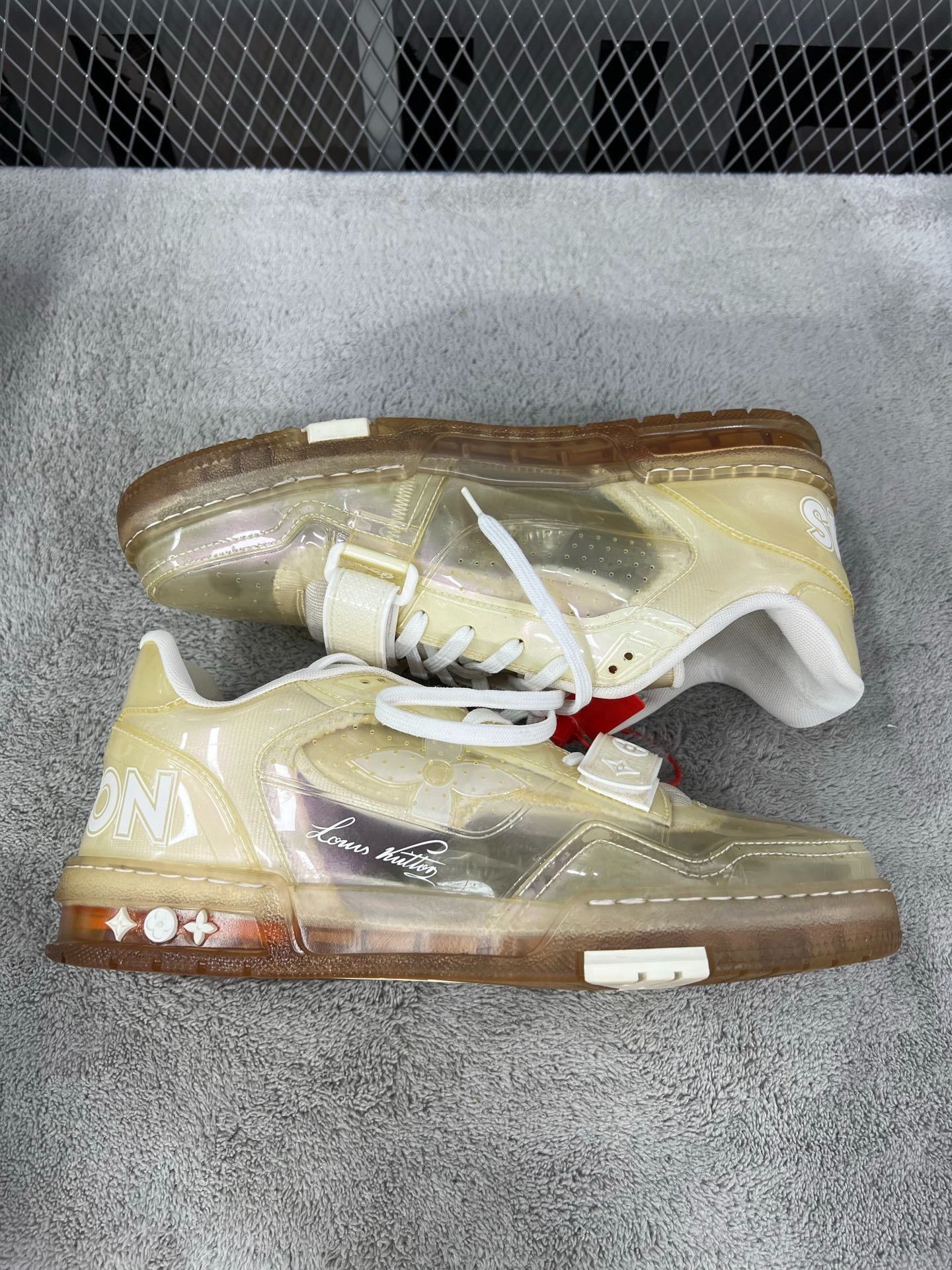 Louis Vuitton Louis Vuitton Training White Lowtop Sneakers 42 Men Size US 9 / EU 42 - 4 Thumbnail