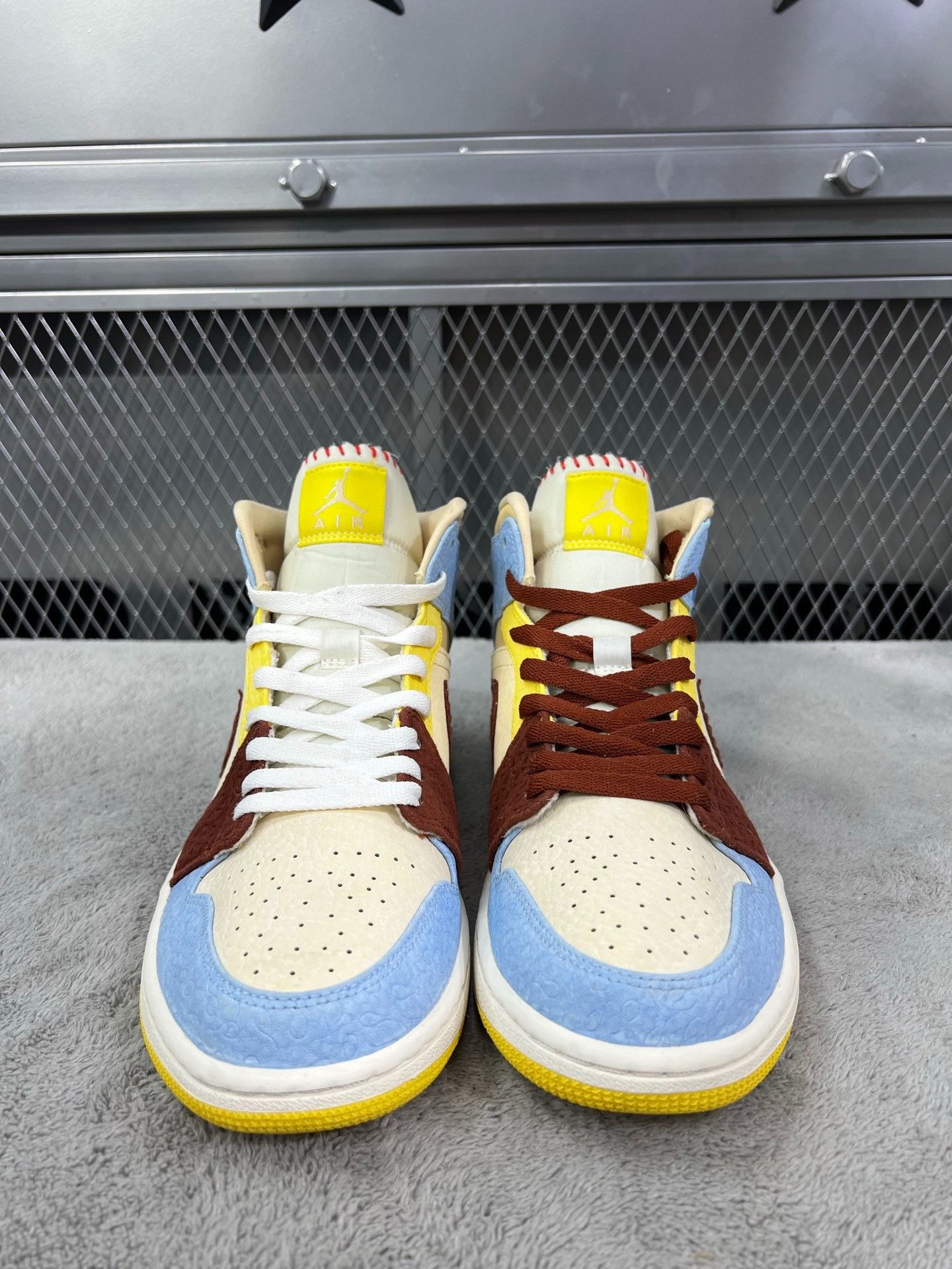 Nike Nike Yellow Lowtop Sneakers M Men Size US 10 / EU 43 - 2 Thumbnail