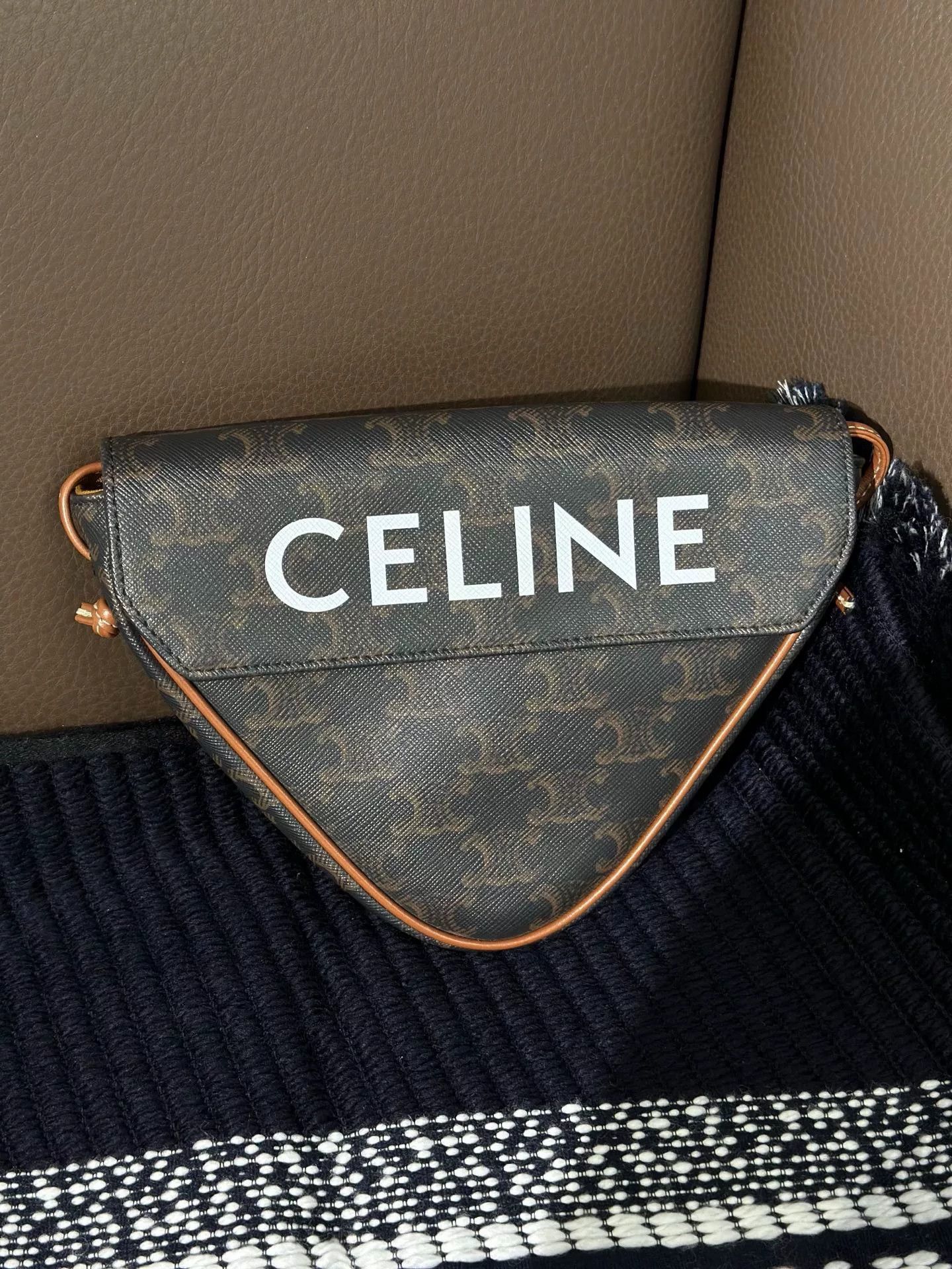 Celine Celine Yellow Shoulder Bag 39 Women Size ONE SIZE - 2 Thumbnail