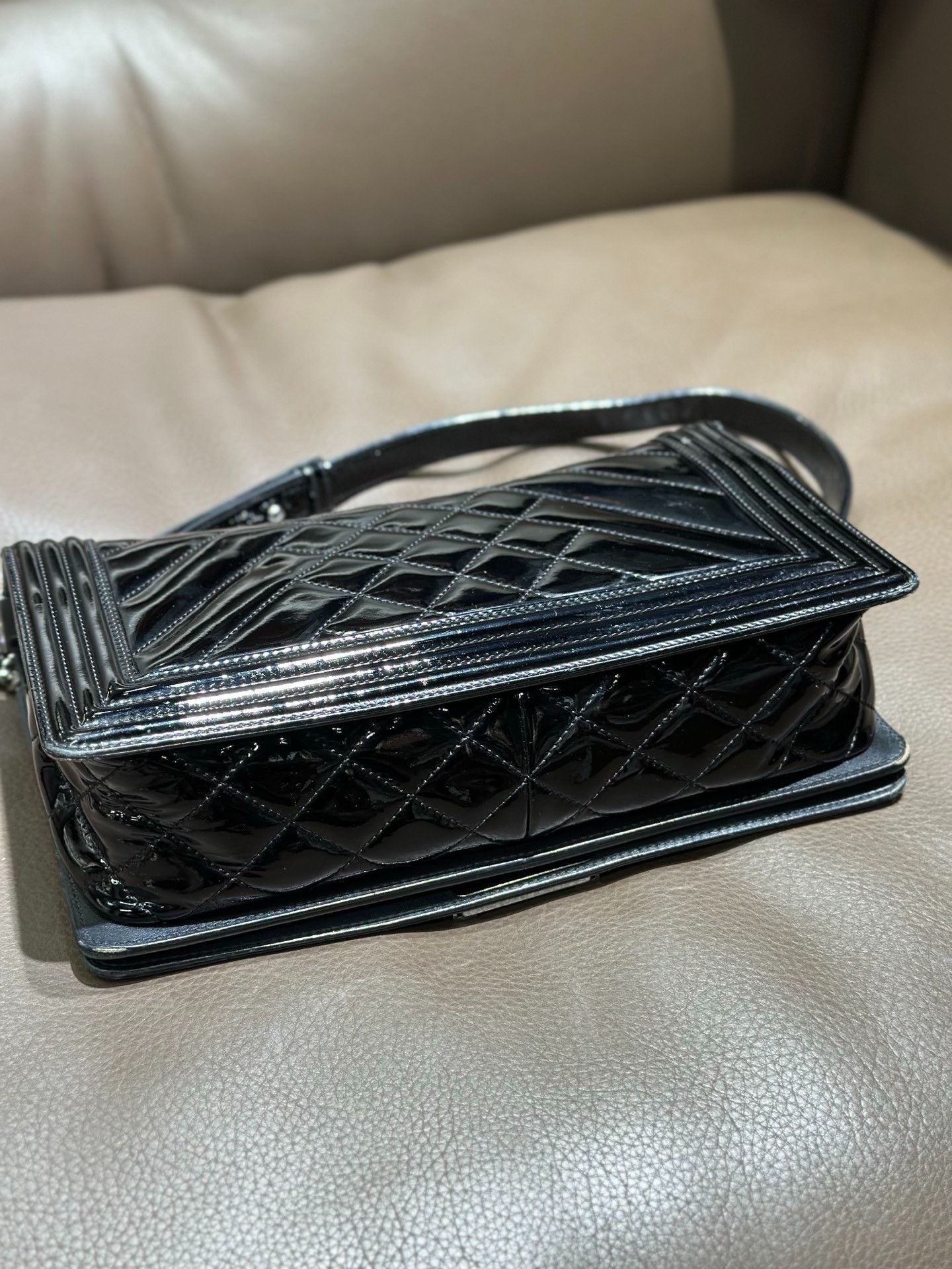 Chanel Chanel Distressed Black Shoulder Bag L Women Size ONE SIZE - 3 Thumbnail