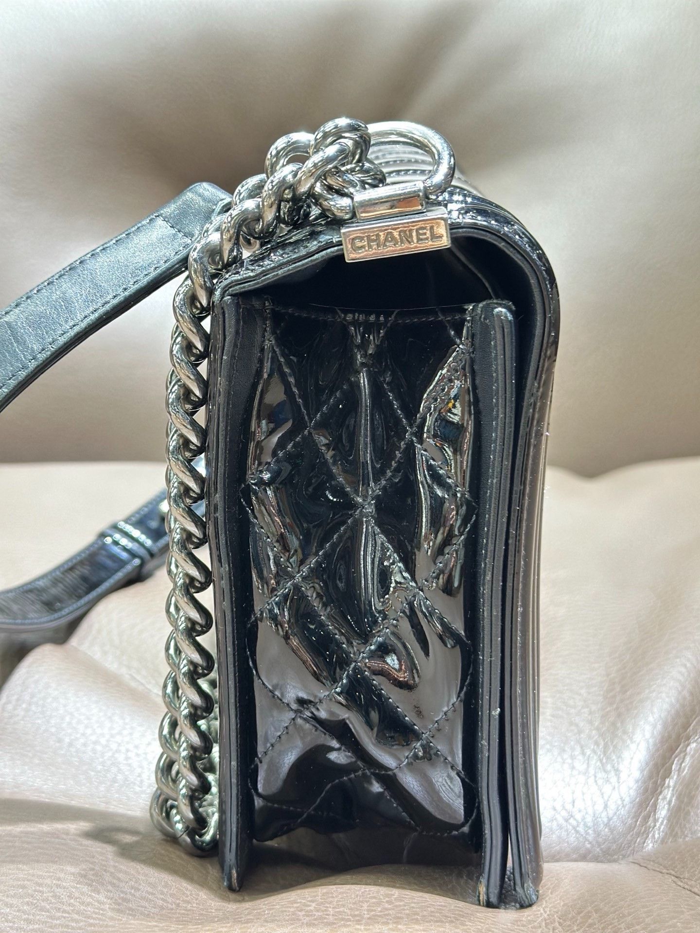 Chanel Chanel Distressed Black Shoulder Bag L Women Size ONE SIZE - 4 Thumbnail