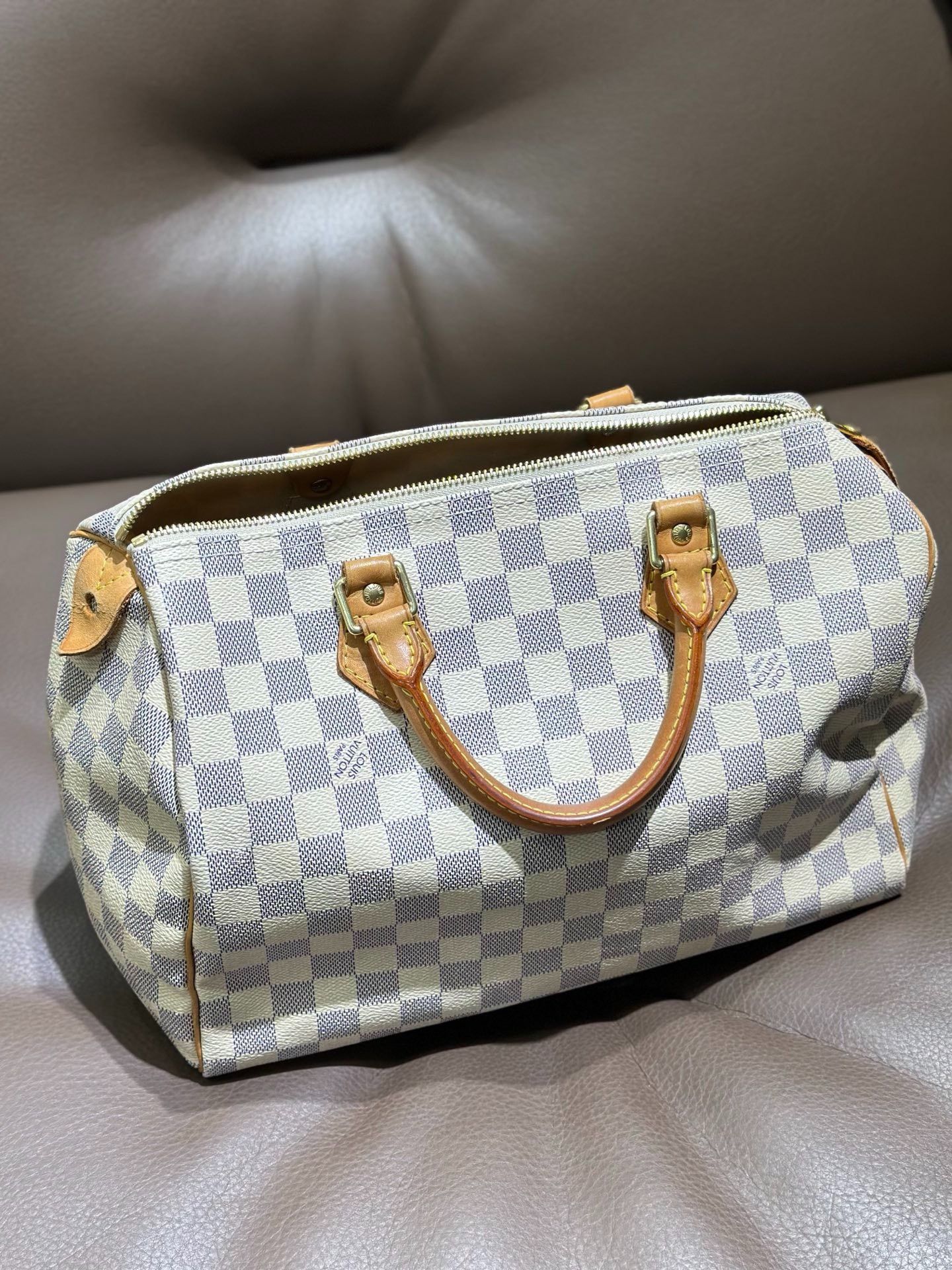 Louis Vuitton Louis Vuitton White Shoulder Bag 30 Women Size ONE SIZE - 2 Thumbnail