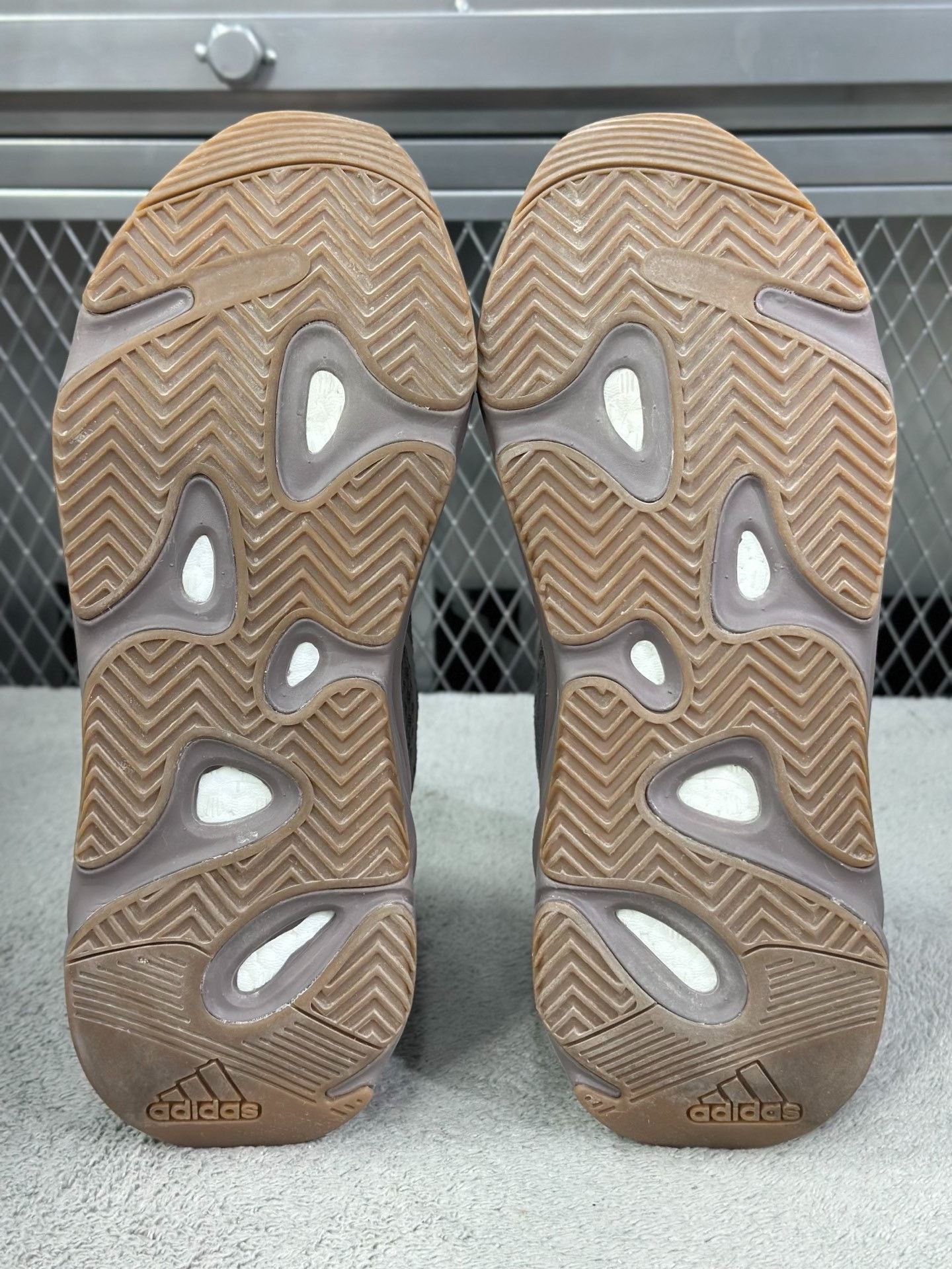 Adidas Adidas YEEZY Brown Lowtop Sneakers M Men Size US 10 / EU 43 - 5 Thumbnail