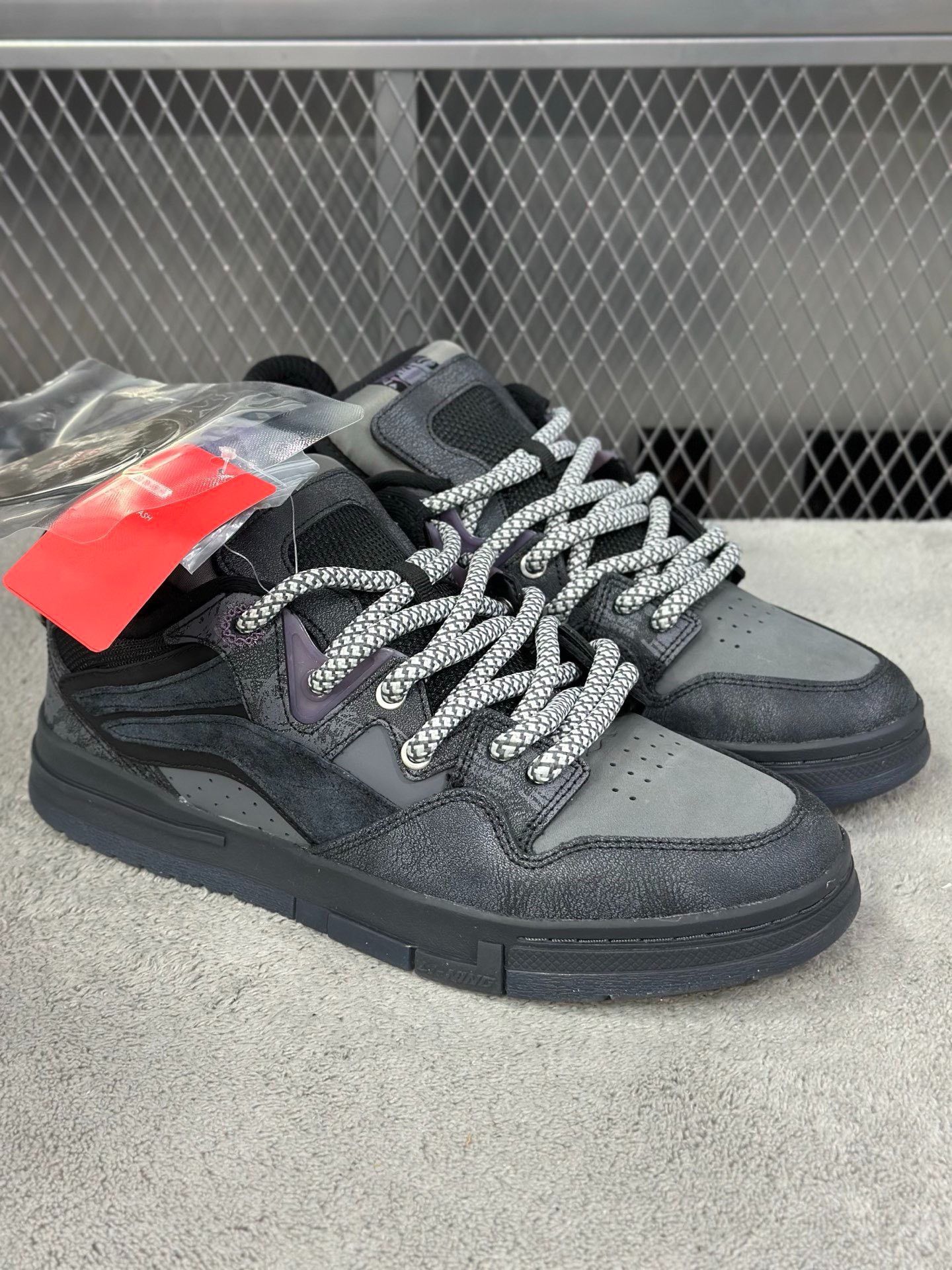 Li-Ning Li-Ning Black Lowtop Sneakers 43.5 Men Size US 10.5 / EU 43-44 - 3 Thumbnail