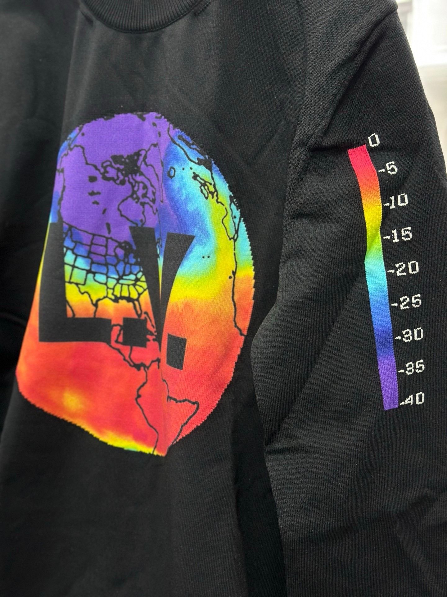 Louis Vuitton Louis Vuitton Printed Graphic Black Hoodie M Men Size US M / EU 48-50 / 2 - 2 Thumbnail