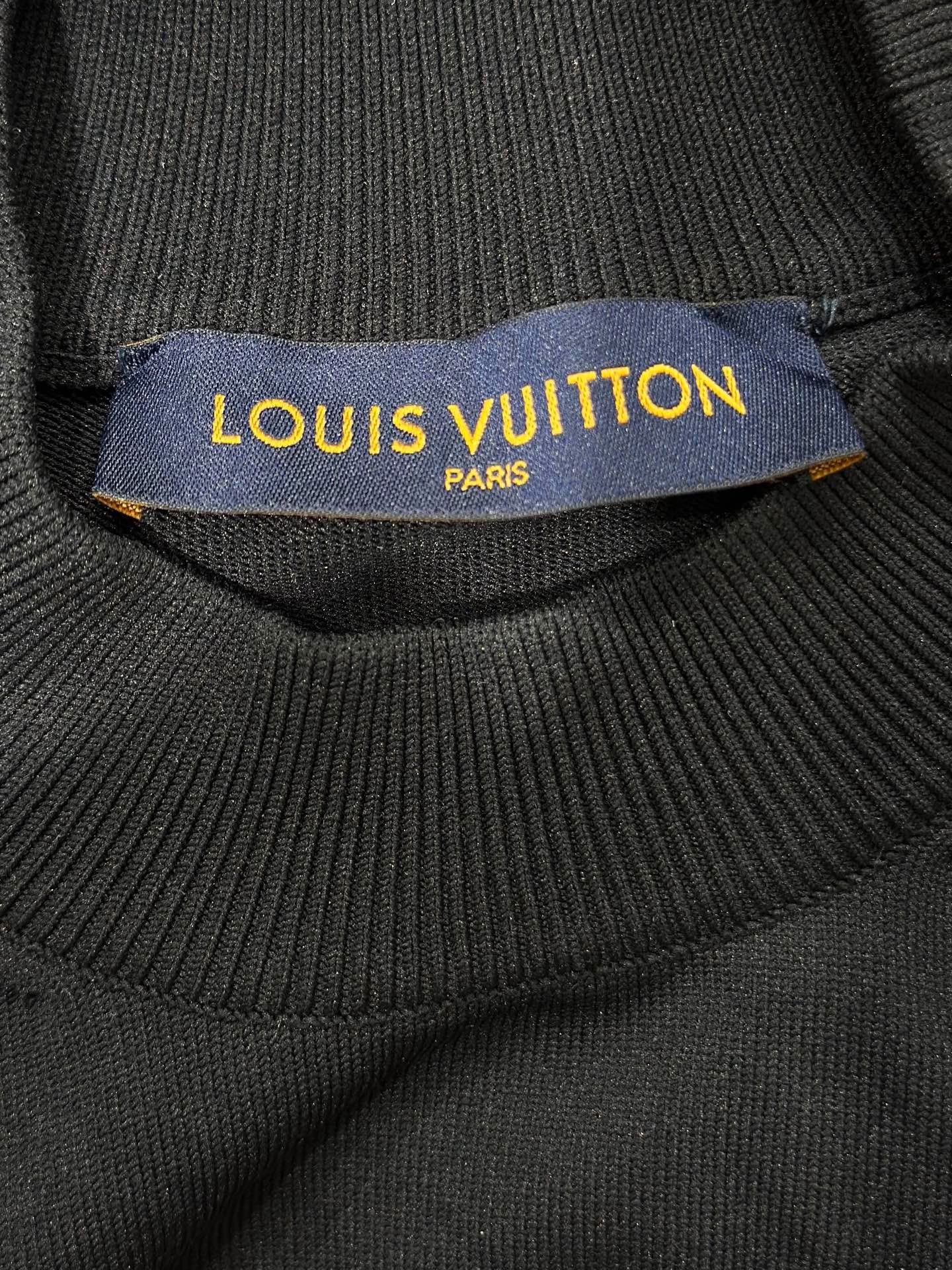 Louis Vuitton Louis Vuitton Printed Graphic Black Hoodie M Men Size US M / EU 48-50 / 2 - 4 Thumbnail