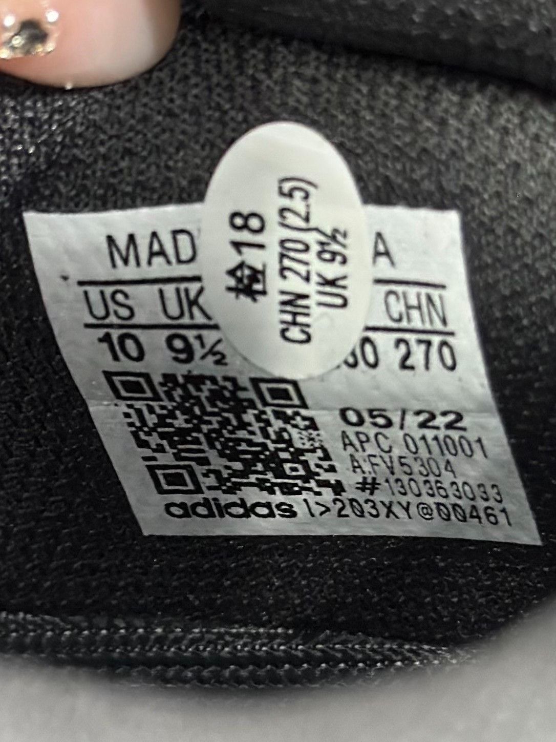 Adidas Adidas YEEZY Black Lowtop Sneakers 22 Men Size US 10 / EU 43 - 7 Thumbnail