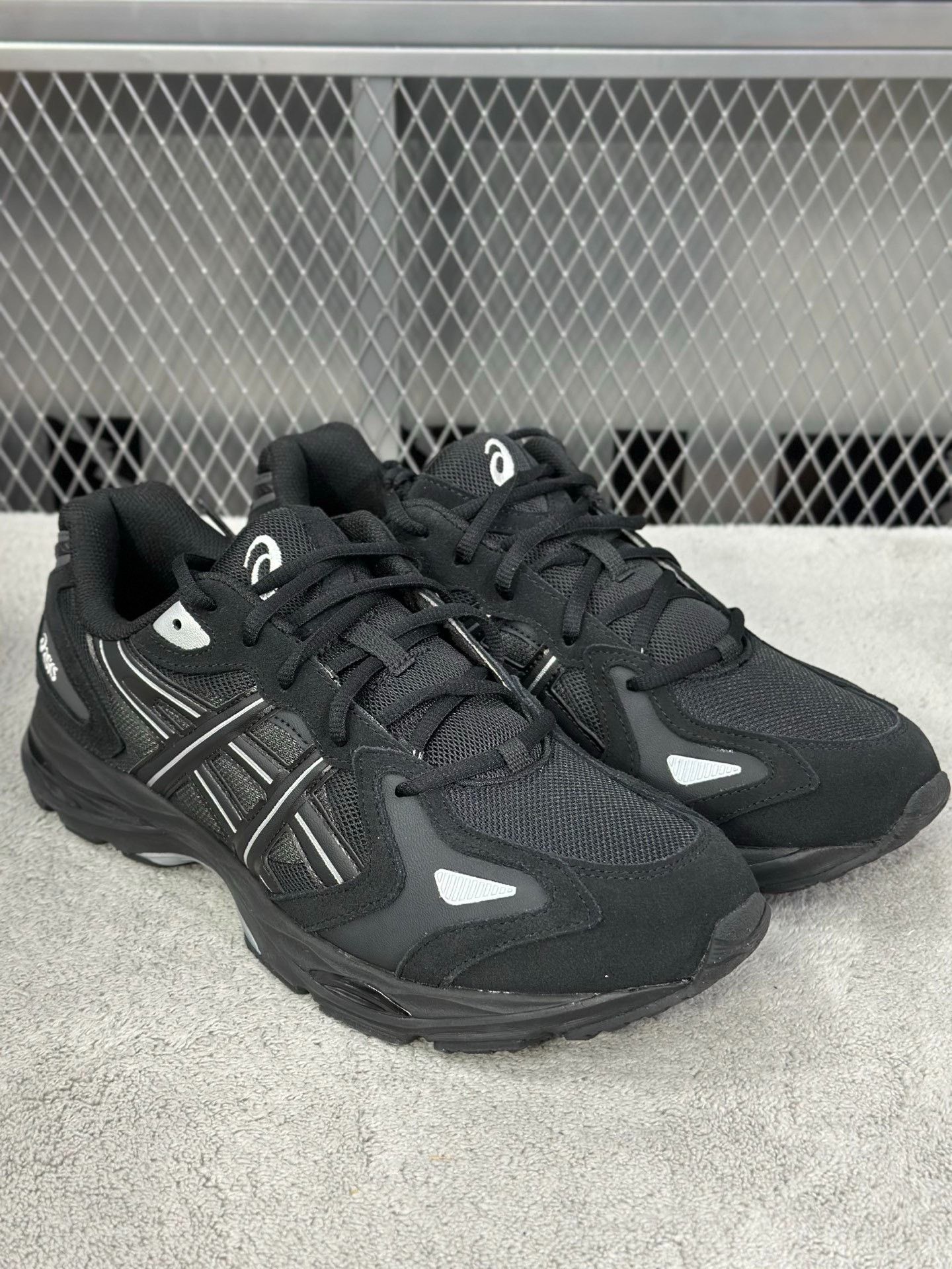 Asics Asics Running Black Lowtop Sneakers 44.5 Men Size US 11 / EU 44 - 3 Thumbnail