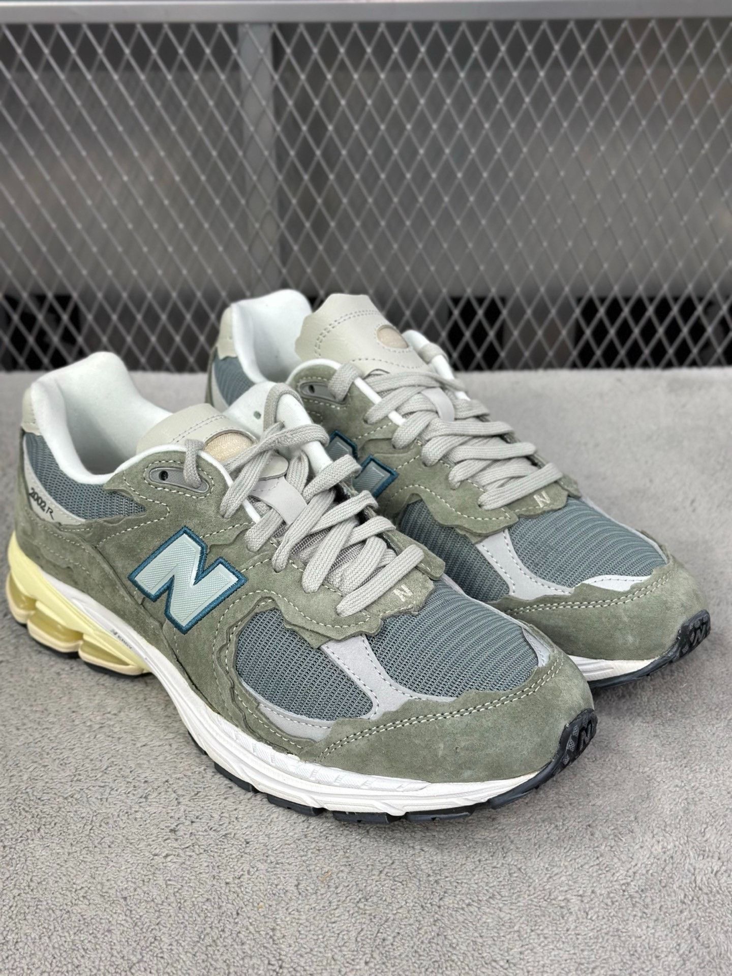 New Balance New Balance Green Lowtop Sneakers 43 Men Size US 10 / EU 43 - 3 Thumbnail