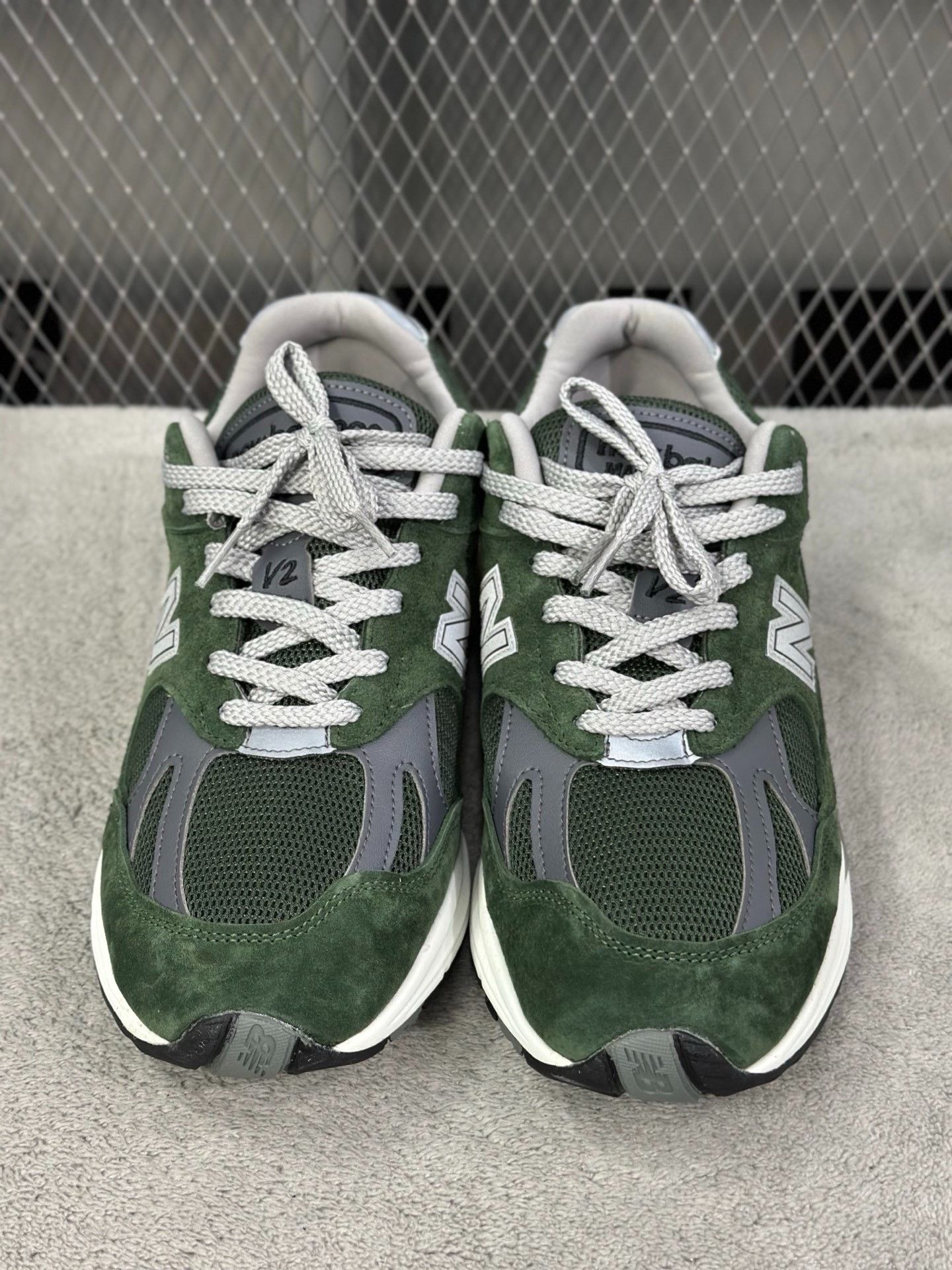 New Balance New Balance Green Lowtop Sneakers 44 Men Size US 10.5 / EU 43-44 - 2 Thumbnail