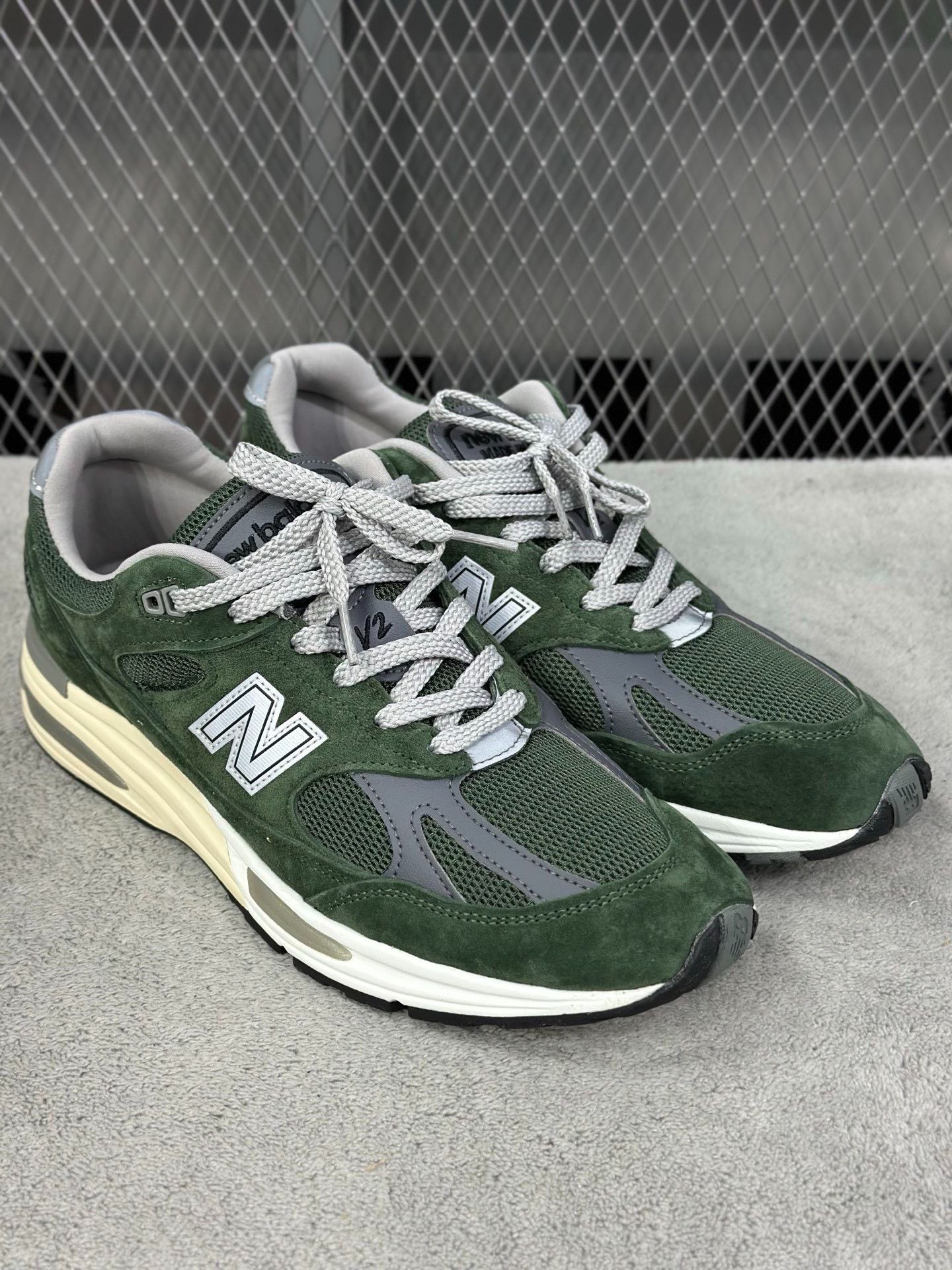 New Balance New Balance Green Lowtop Sneakers 44 Men Size US 10.5 / EU 43-44 - 3 Thumbnail