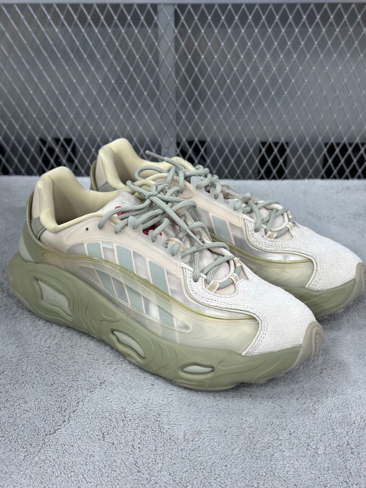 Adidas Adidas Gray Lowtop Sneakers 43 Men Size US 10 / EU 43 - 3 Thumbnail