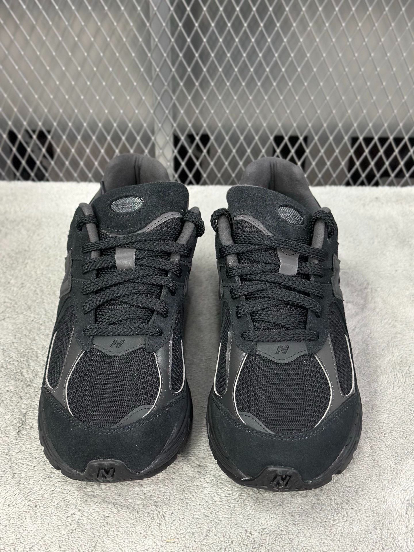 New Balance New Balance Black Lowtop Sneakers 44 Men Size US 10.5 / EU 43-44 - 2 Thumbnail