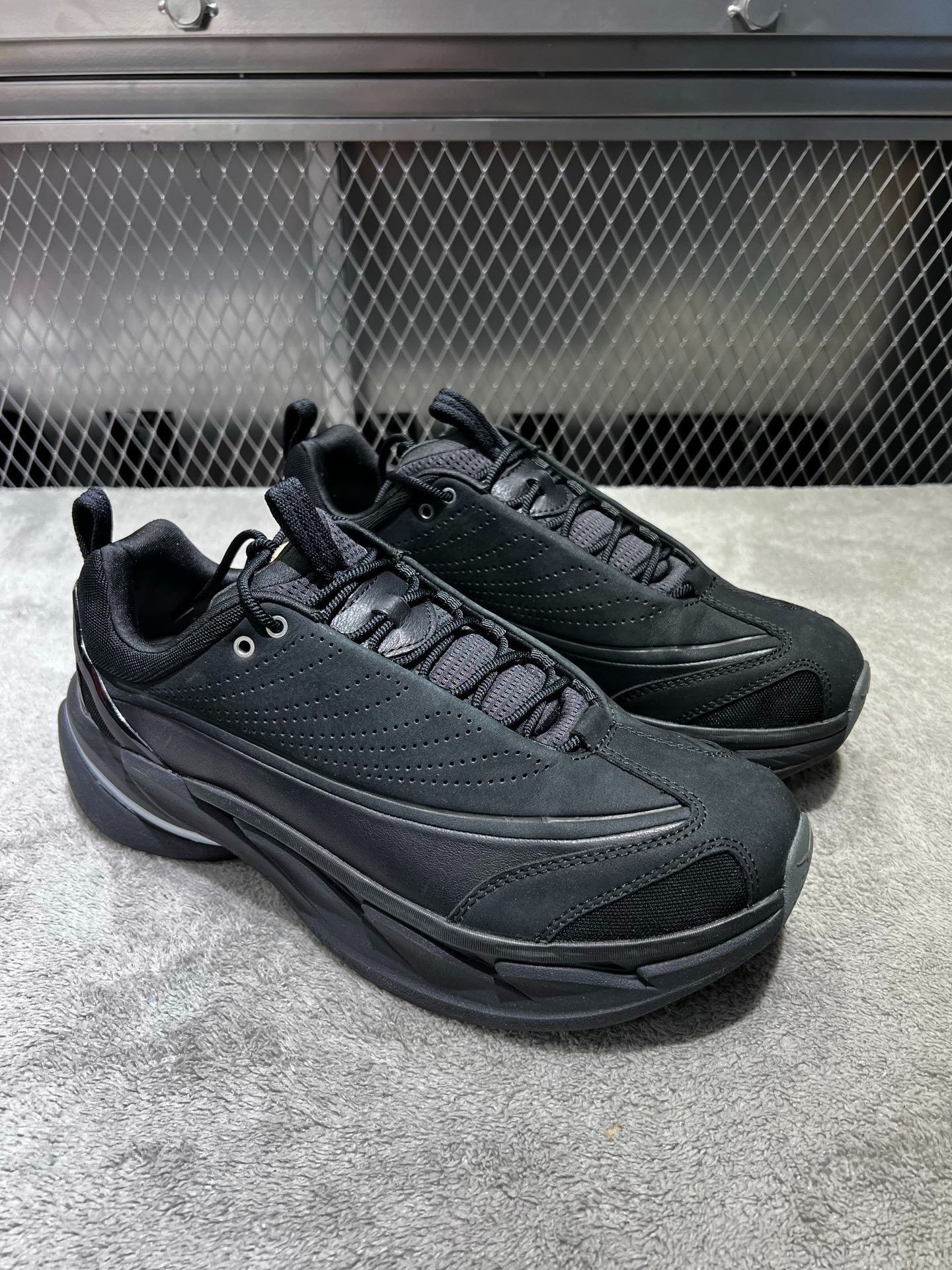 Hoka Hoka Running Black Lowtop Sneakers 44 Men Size US 10.5 / EU 43-44 - 3 Thumbnail
