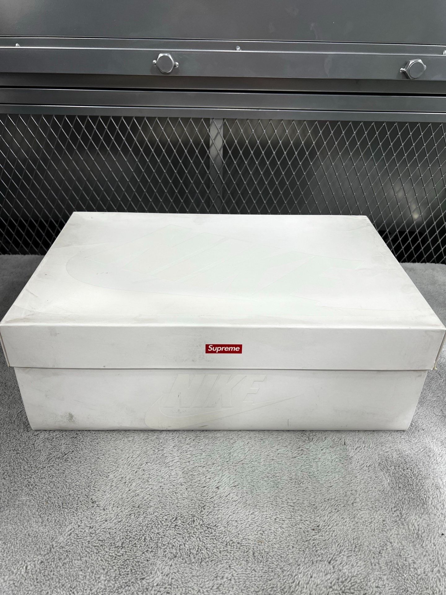 Supreme Supreme White Lowtop Sneakers 43 Men Size US 10 / EU 43 - 9 Thumbnail