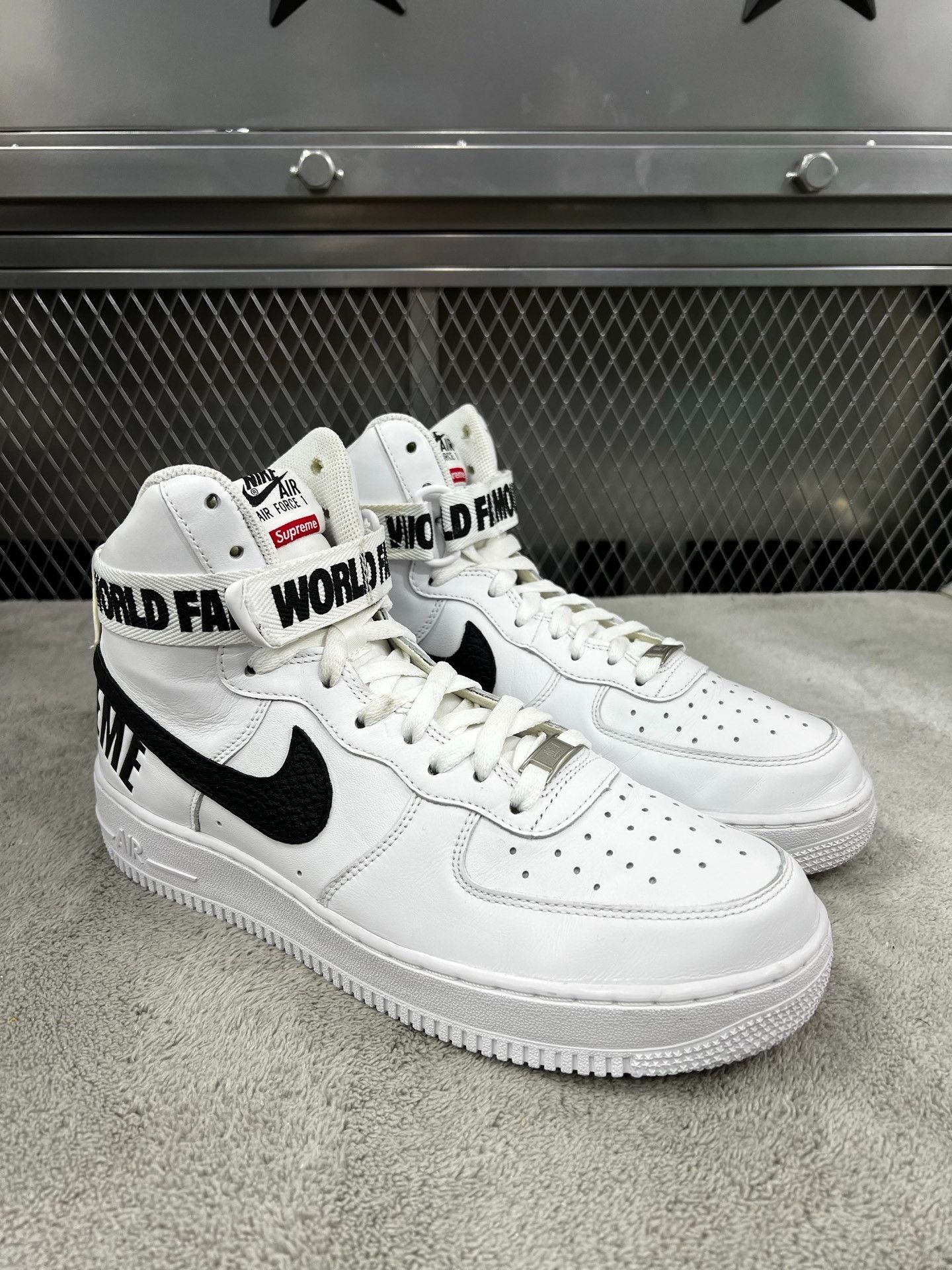 Supreme Supreme White Lowtop Sneakers 43 Men Size US 10 / EU 43 - 3 Thumbnail