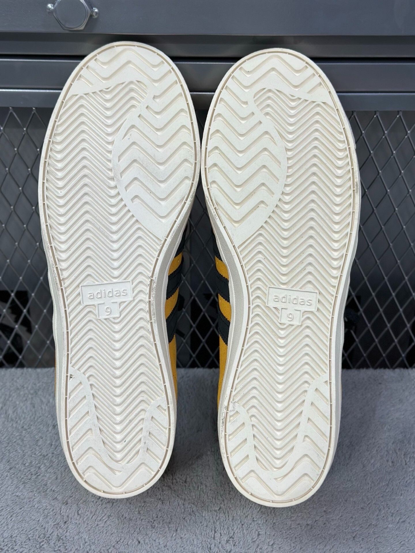 Adidas Adidas Yellow Lowtop Sneakers 43 Men Size US 10 / EU 43 - 5 Thumbnail