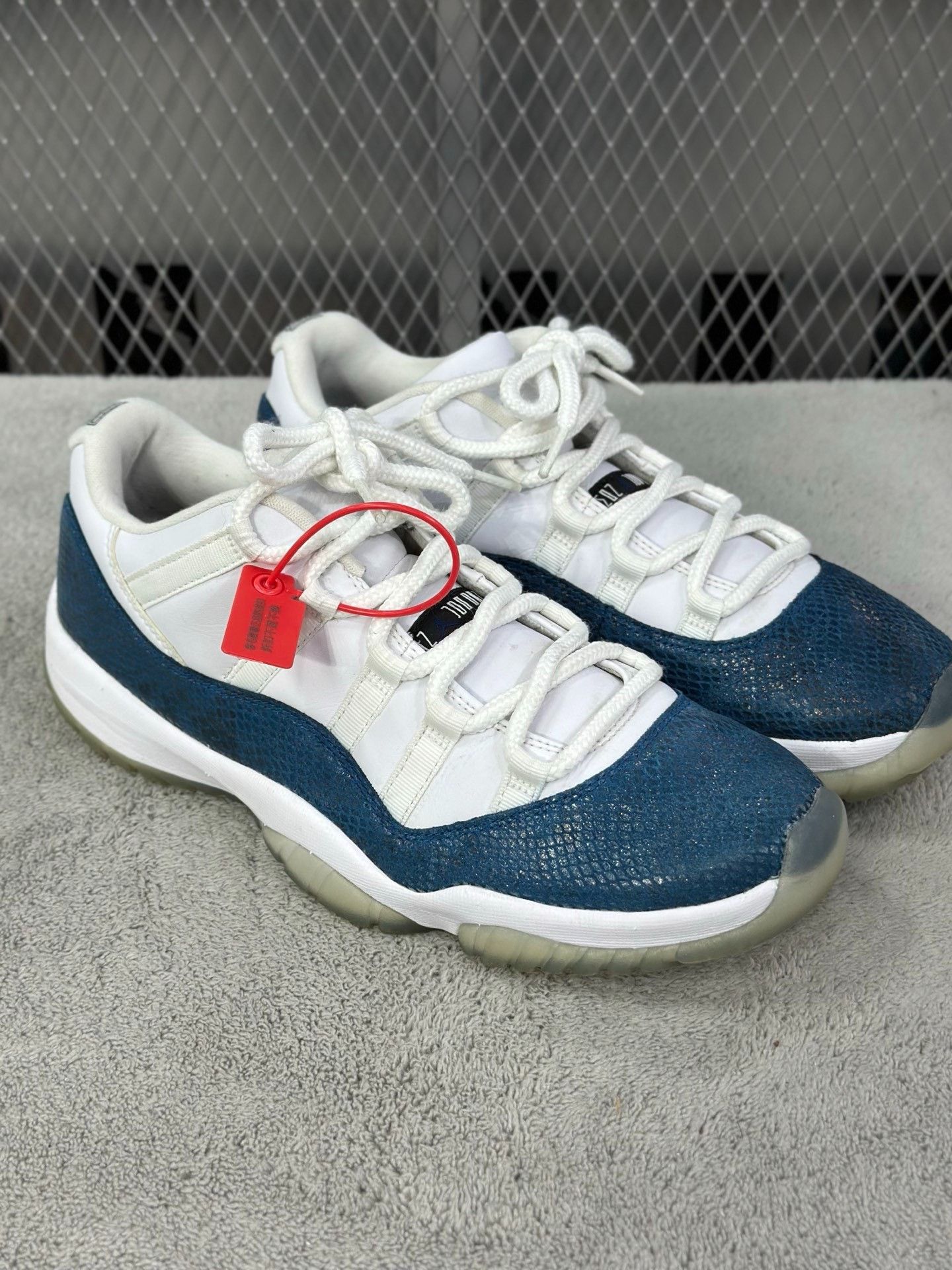 Nike Nike Blue Lowtop Sneakers 19 Men Size US 10 / EU 43 - 3 Thumbnail