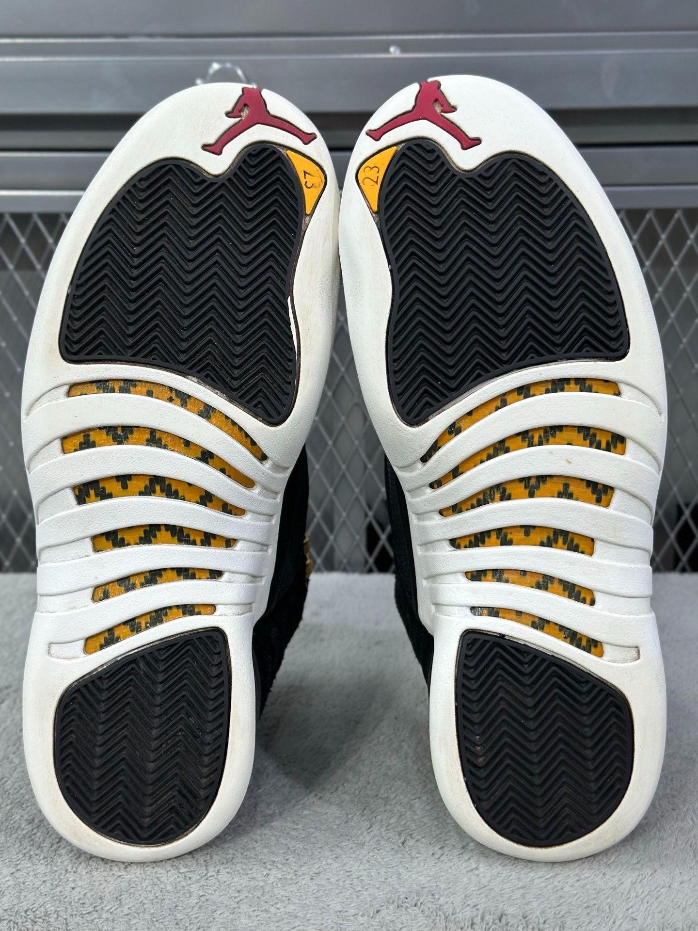 Nike Nike Gold Lowtop Sneakers 44 Men Size US 10.5 / EU 43-44 - 5 Thumbnail