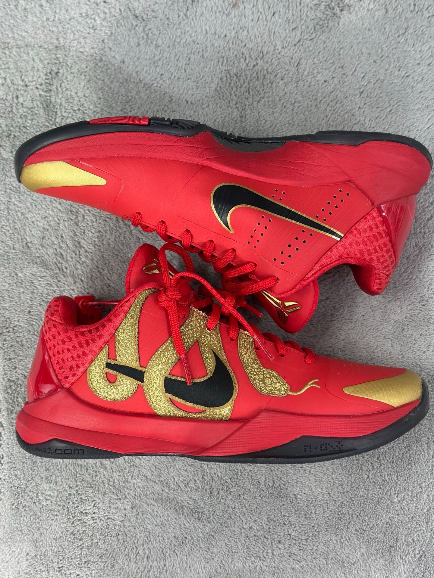 Nike Nike KOBE 5 Gold Lowtop Sneakers 42 Men Size US 9 / EU 42 - 4 Thumbnail