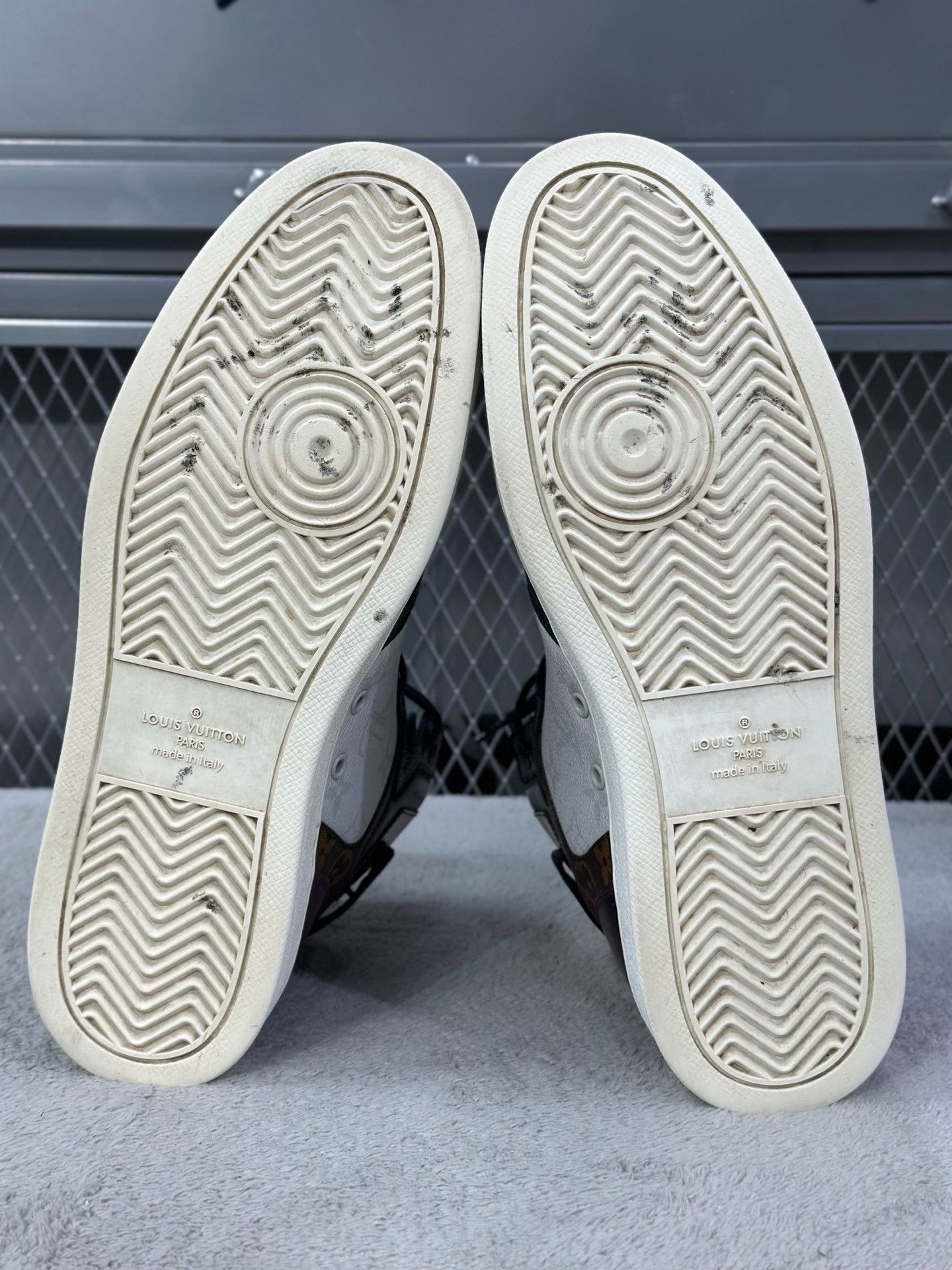 Louis Vuitton Louis Vuitton Laser Purple Hitop Sneakers 42 Men Size US 9 / EU 42 - 5 Thumbnail