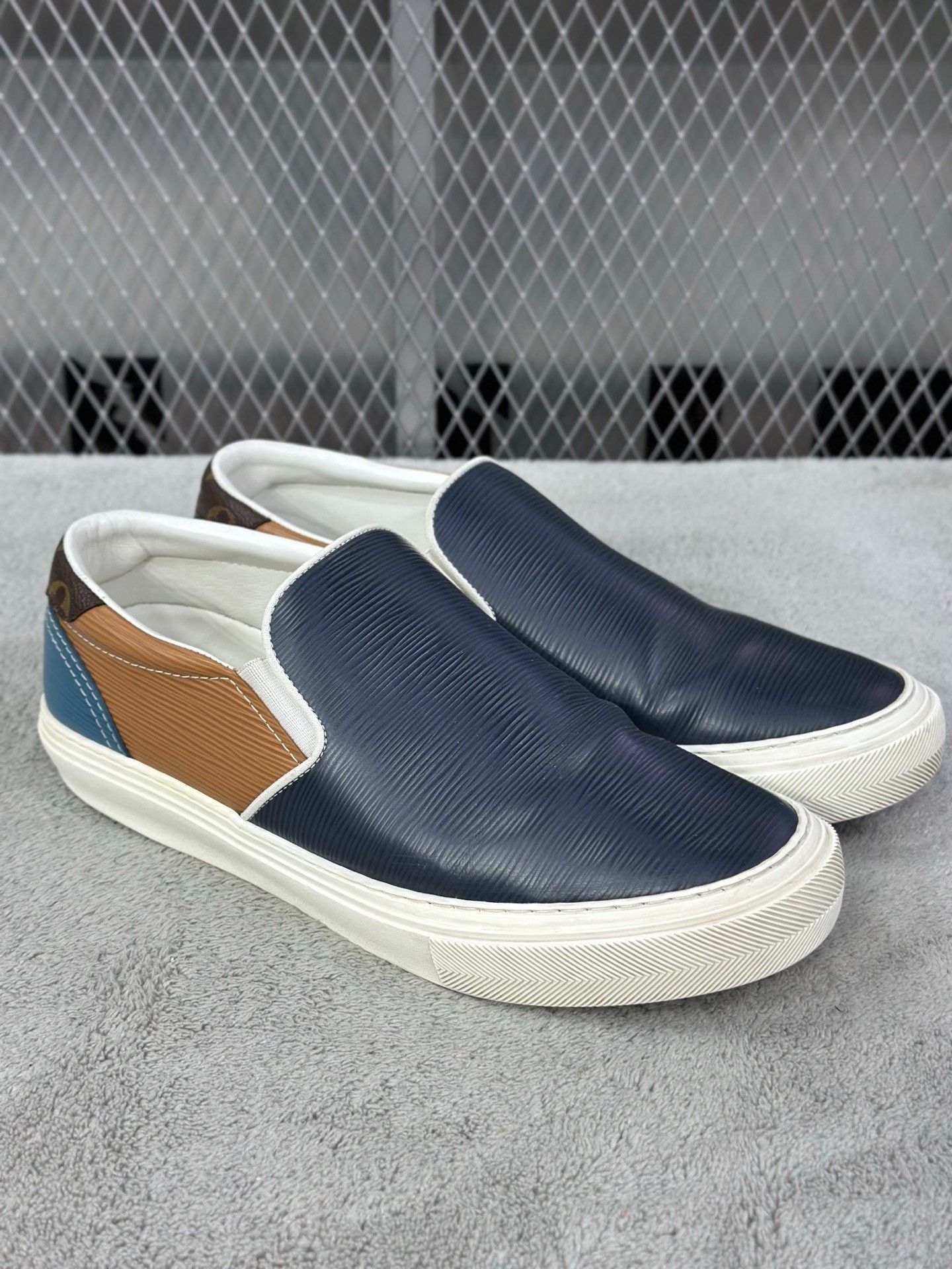 Louis Vuitton Louis Vuitton Multi Lowtop Sneakers 41 Men Size US 8.5 / EU 41-42 - 3 Thumbnail