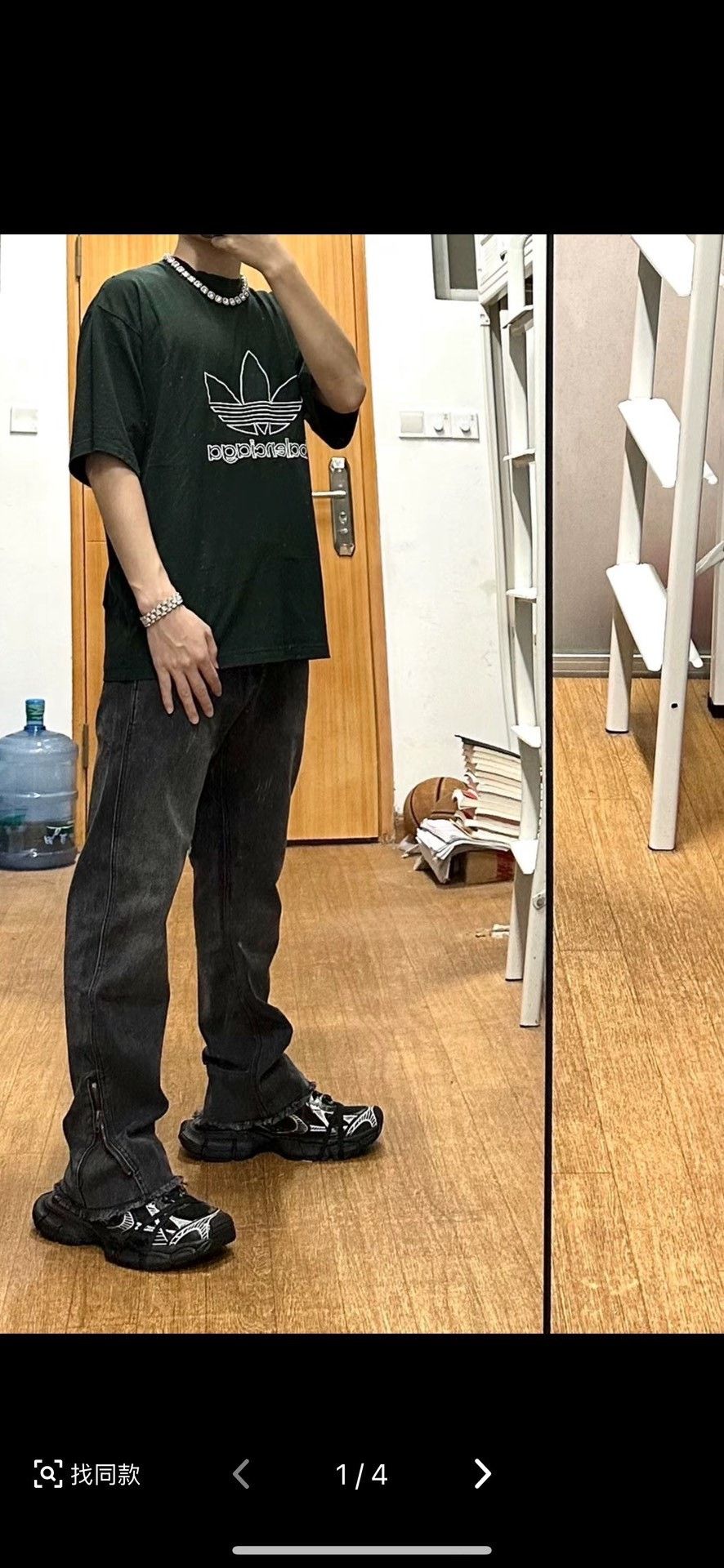 Balenciaga Balenciaga Distressed Silver Lowtop Sneakers XXXL Men Size US 10 / EU 43 - 8 Thumbnail