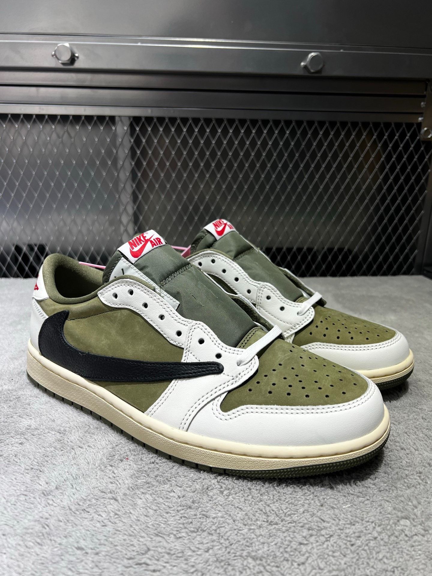 Nike Nike Green Lowtop Sneakers 43 Men Size US 10 / EU 43 - 3 Thumbnail