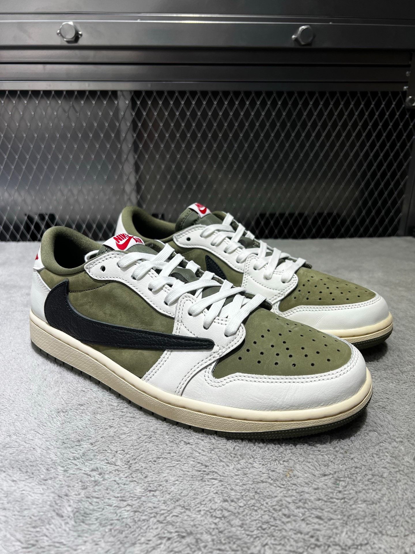 Nike Nike Green Lowtop Sneakers 43 Men Size US 10 / EU 43 - 3 Thumbnail